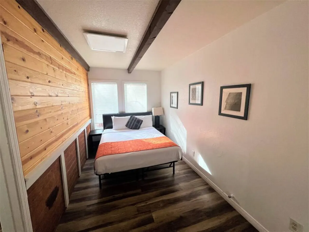 Charming Timber Haven Lodge (8 guest) Cabin #9 — photo 5