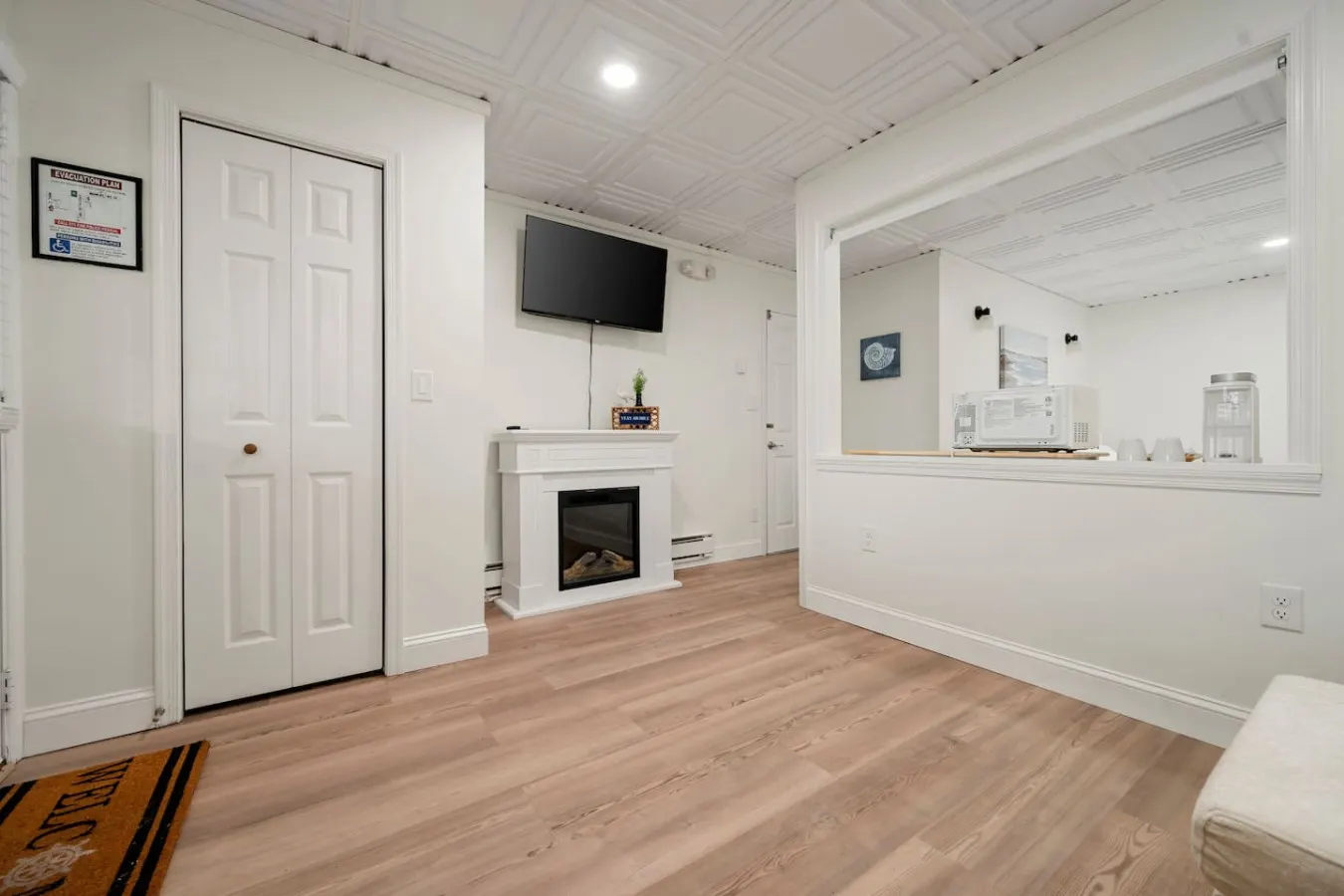 Romantic Jacuzzi Suite | The Beachside Co. #8 — photo 3