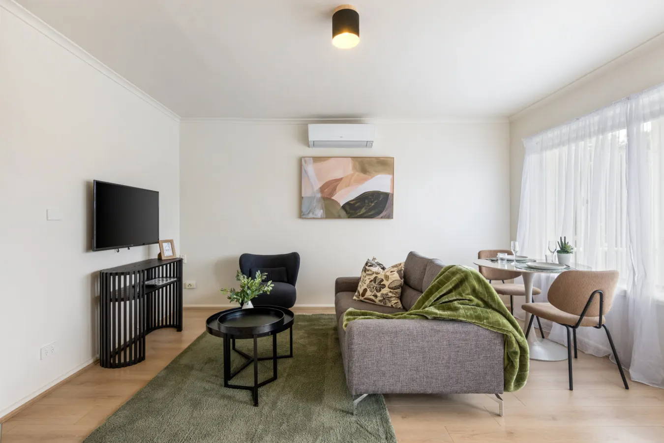 Short&Long term stays across from Geelong Hospital — photo 2