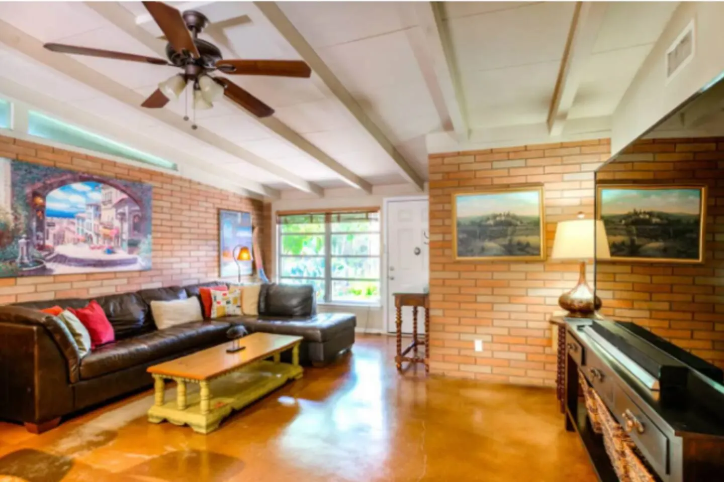 5 bdrms, 10 Mins Downtown, Next to UT,Free parking 14