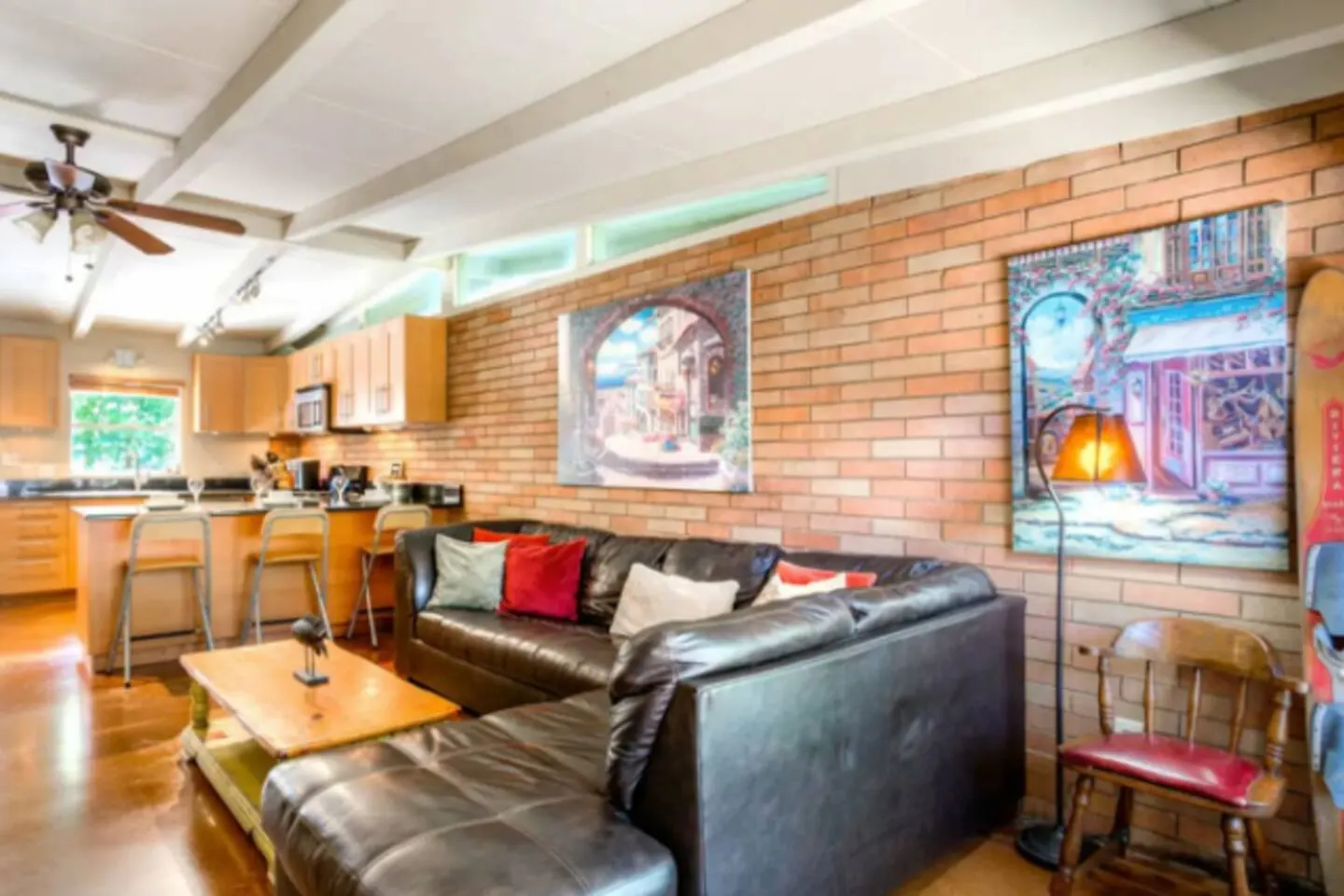 5 bdrms, 10 Mins Downtown, Next to UT,Free parking 15