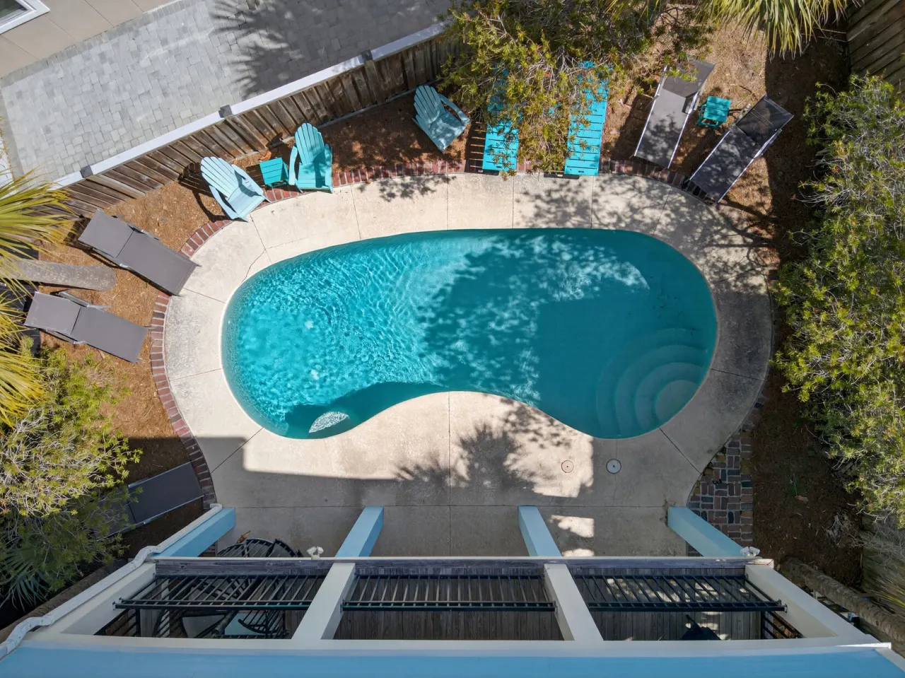 Beach House - Steps to Beach and Restaurants - Private Pool