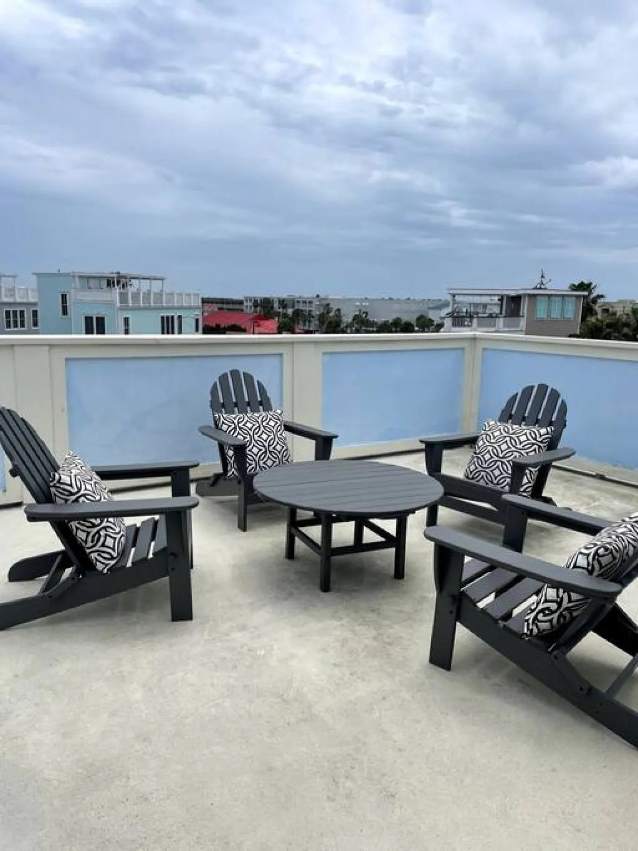 Beach House - Steps to Beach and Restaurants - Private Pool 7