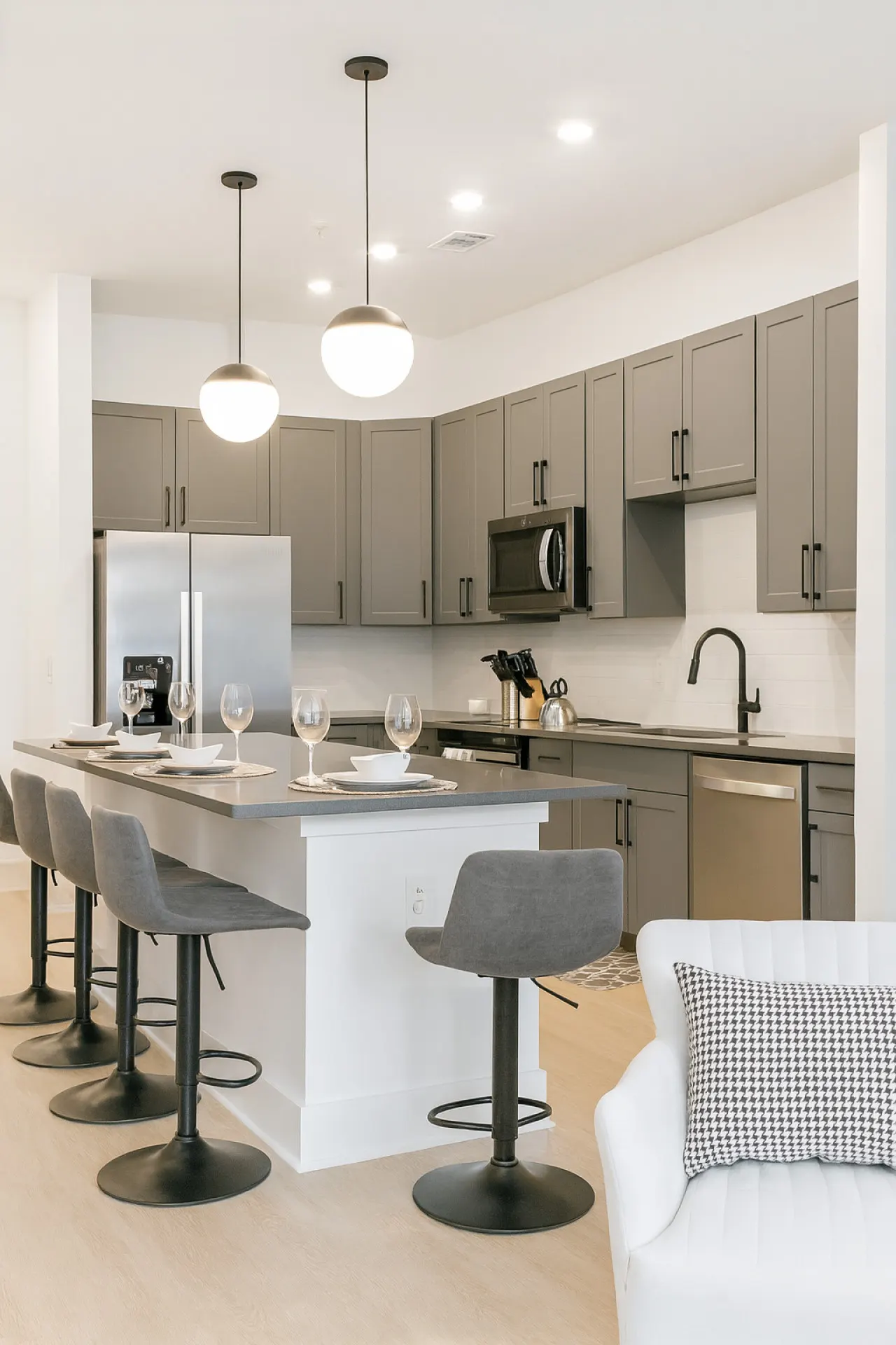 Modern 2BR Condo Near Railroad Park & UAB 19