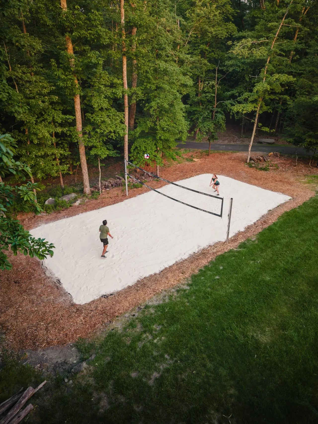 LOG HOUSE CHALET, VOLLEYBALL FIELD, SAUNA, HOT TUB 11