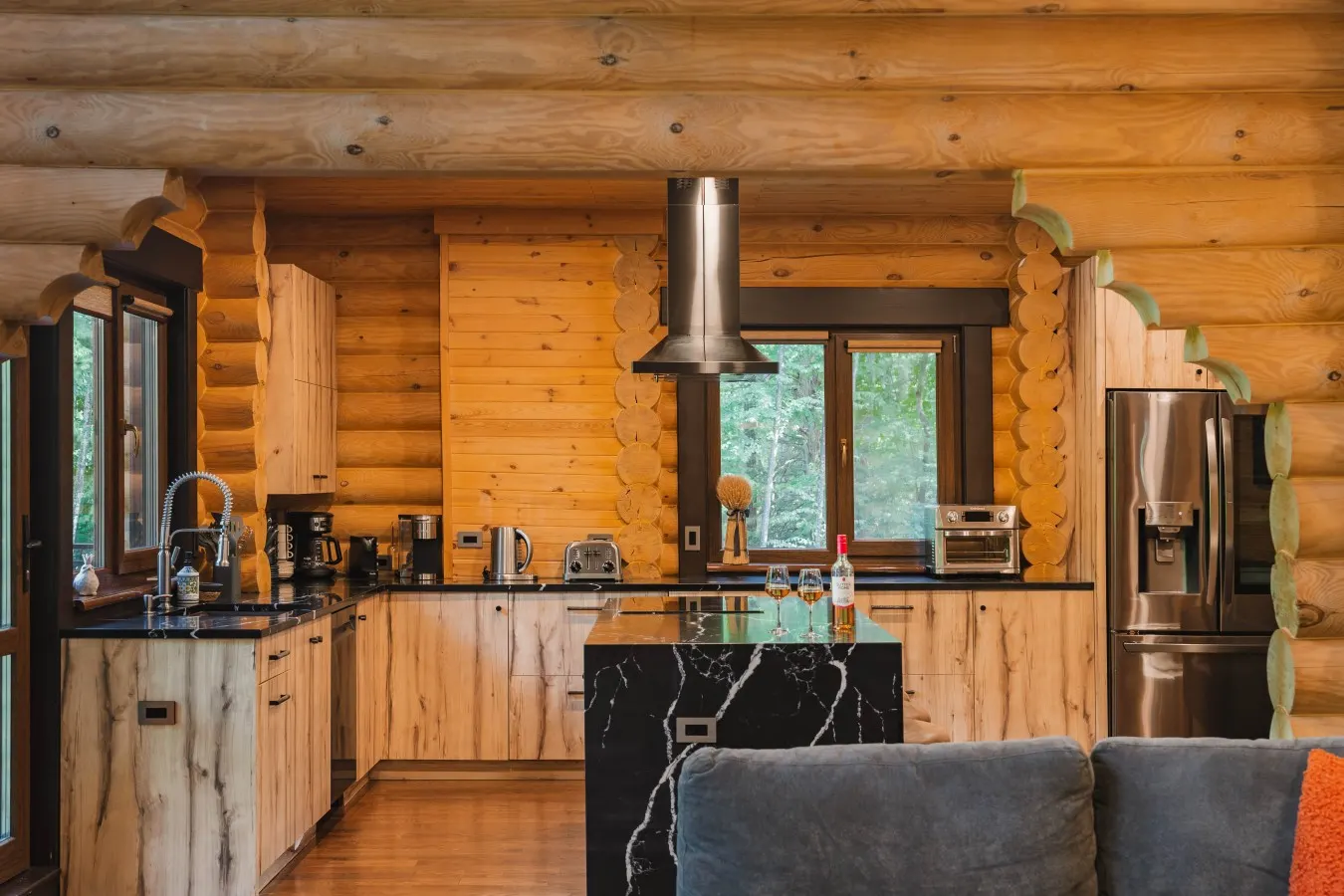 LOG HOUSE CHALET, VOLLEYBALL FIELD, SAUNA, HOT TUB 13