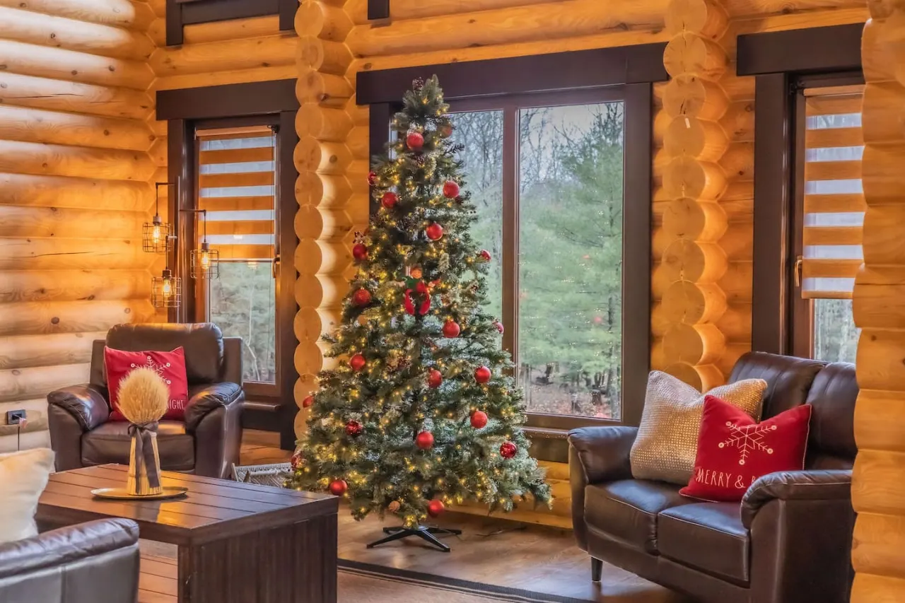 LOG HOUSE CHALET, VOLLEYBALL FIELD, SAUNA, HOT TUB 19