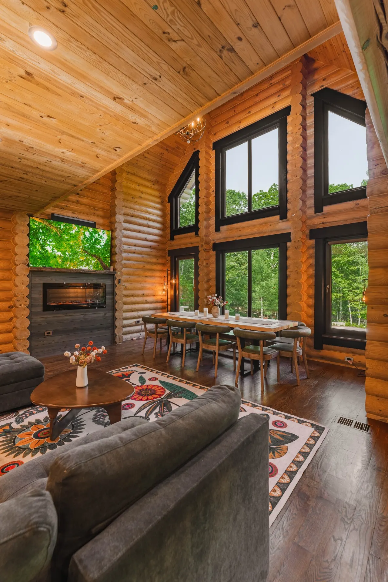 LOG HOUSE CHALET, VOLLEYBALL FIELD, SAUNA, HOT TUB 6
