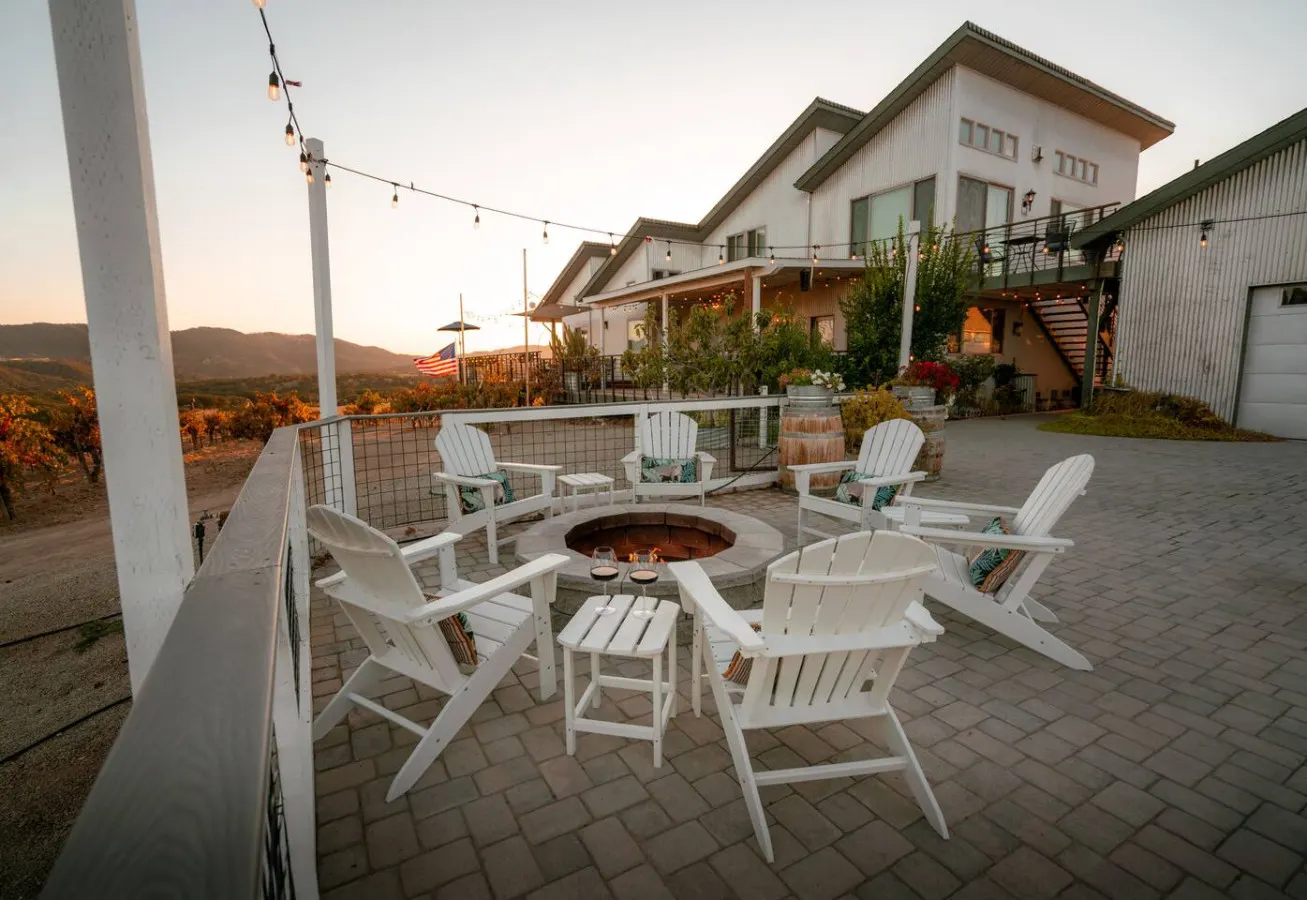 The Vineyard House 3