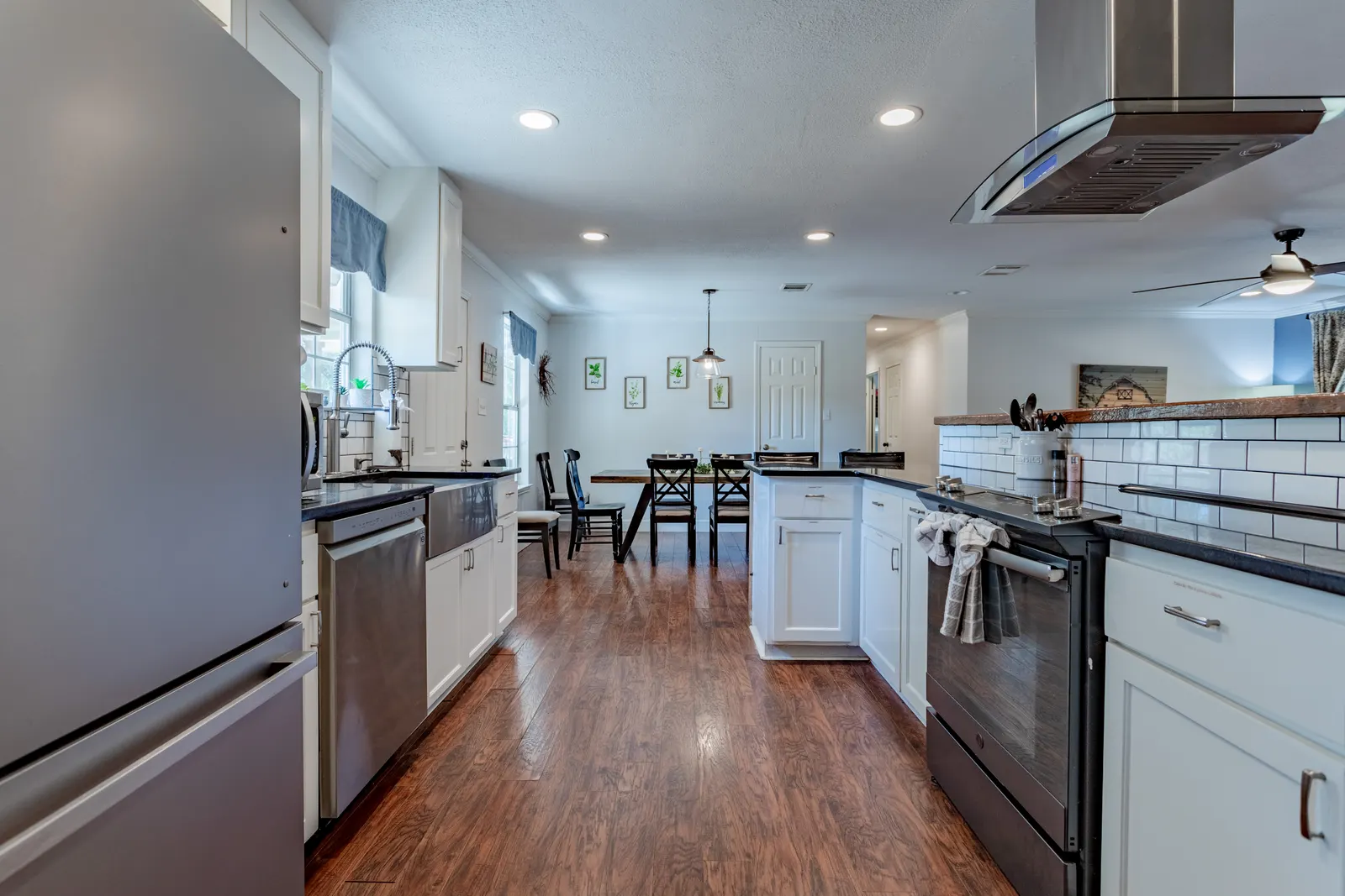 Waco Woodland Retreat, Sleeps 14! Waco/Baylor 19