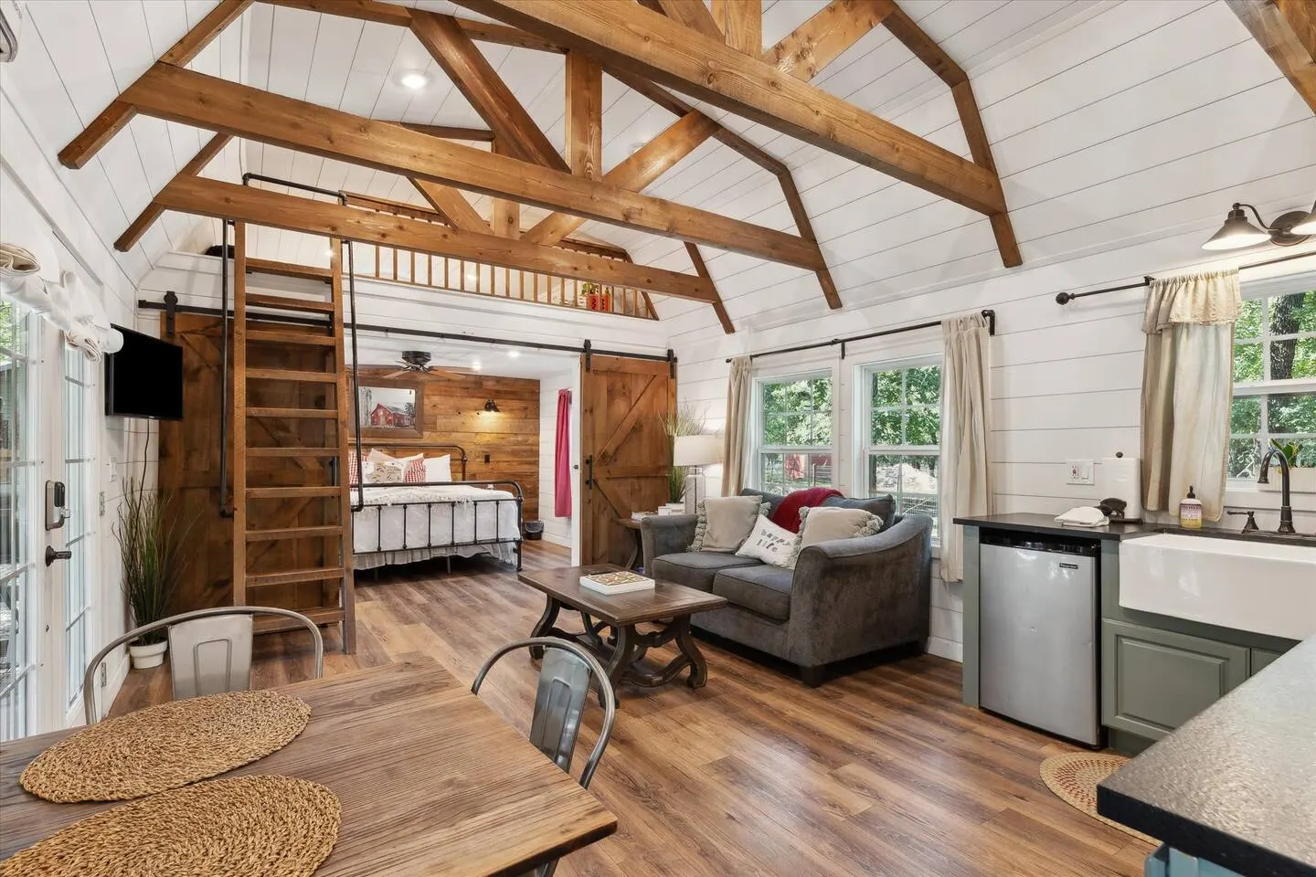 Waco Woodland Retreat, Sleeps 14! Waco/Baylor — photo 3