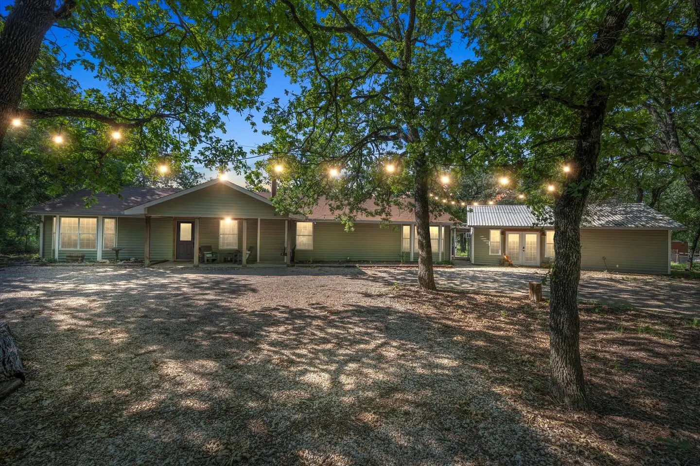 Waco Woodland Retreat, Sleeps 14! Waco/Baylor 6