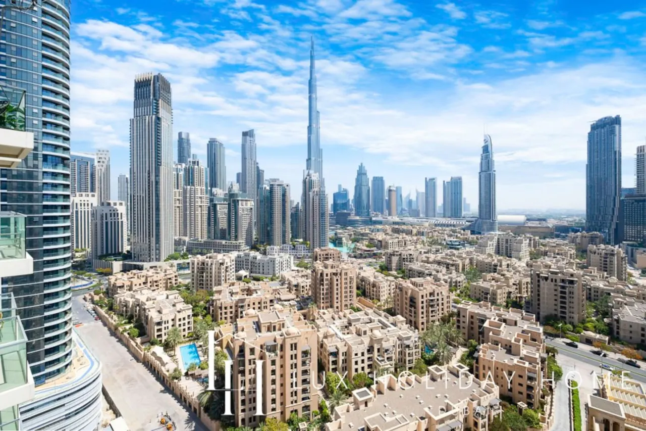 LUX The Executive Burj Khalifa View Suite 13