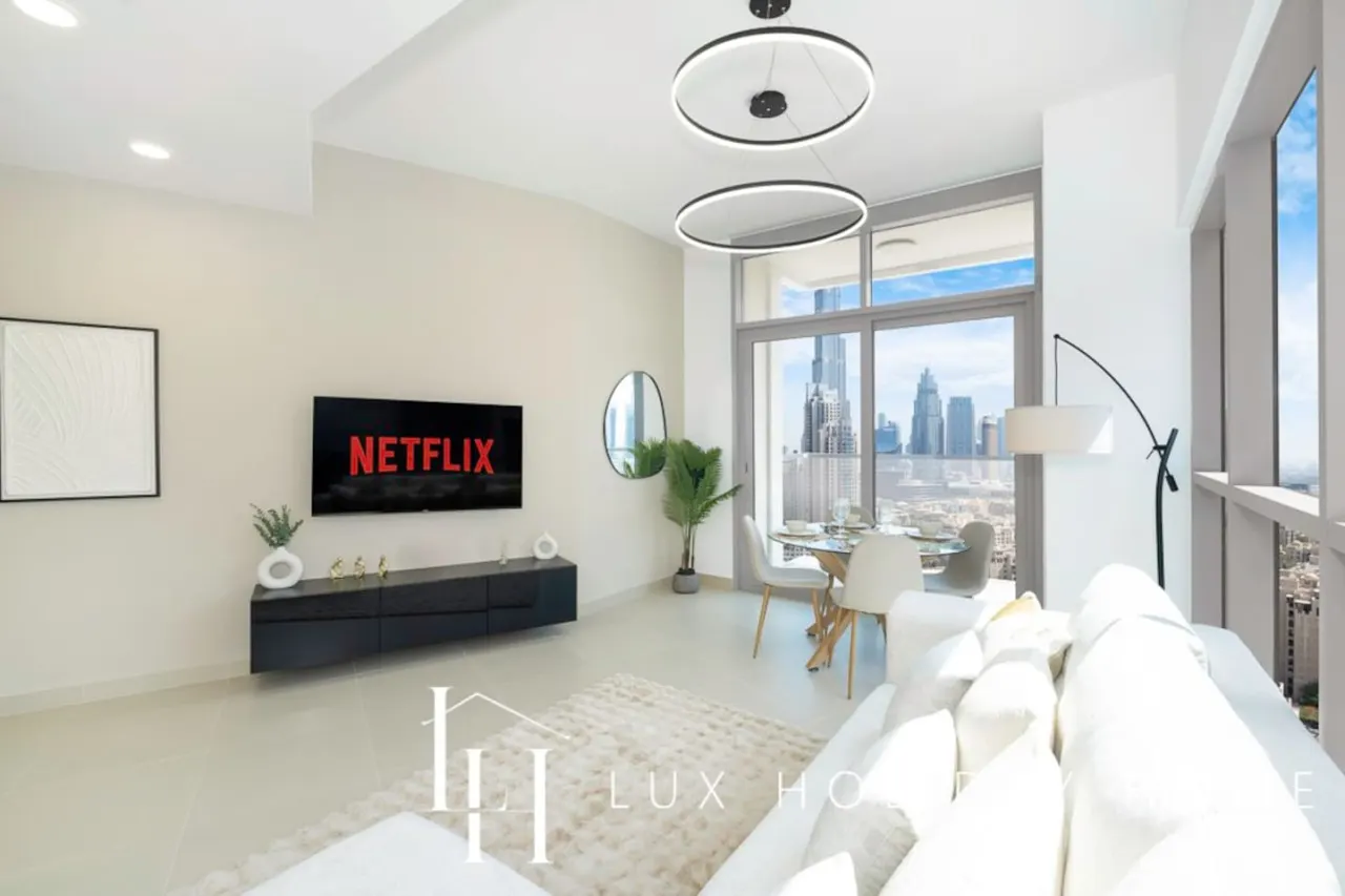 LUX The Executive Burj Khalifa View Suite 8