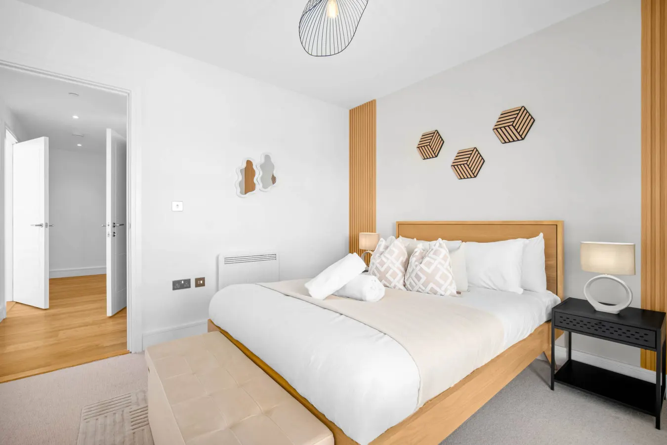 Luxury 2 Bedroom Apartment - Juliet Balcony 7