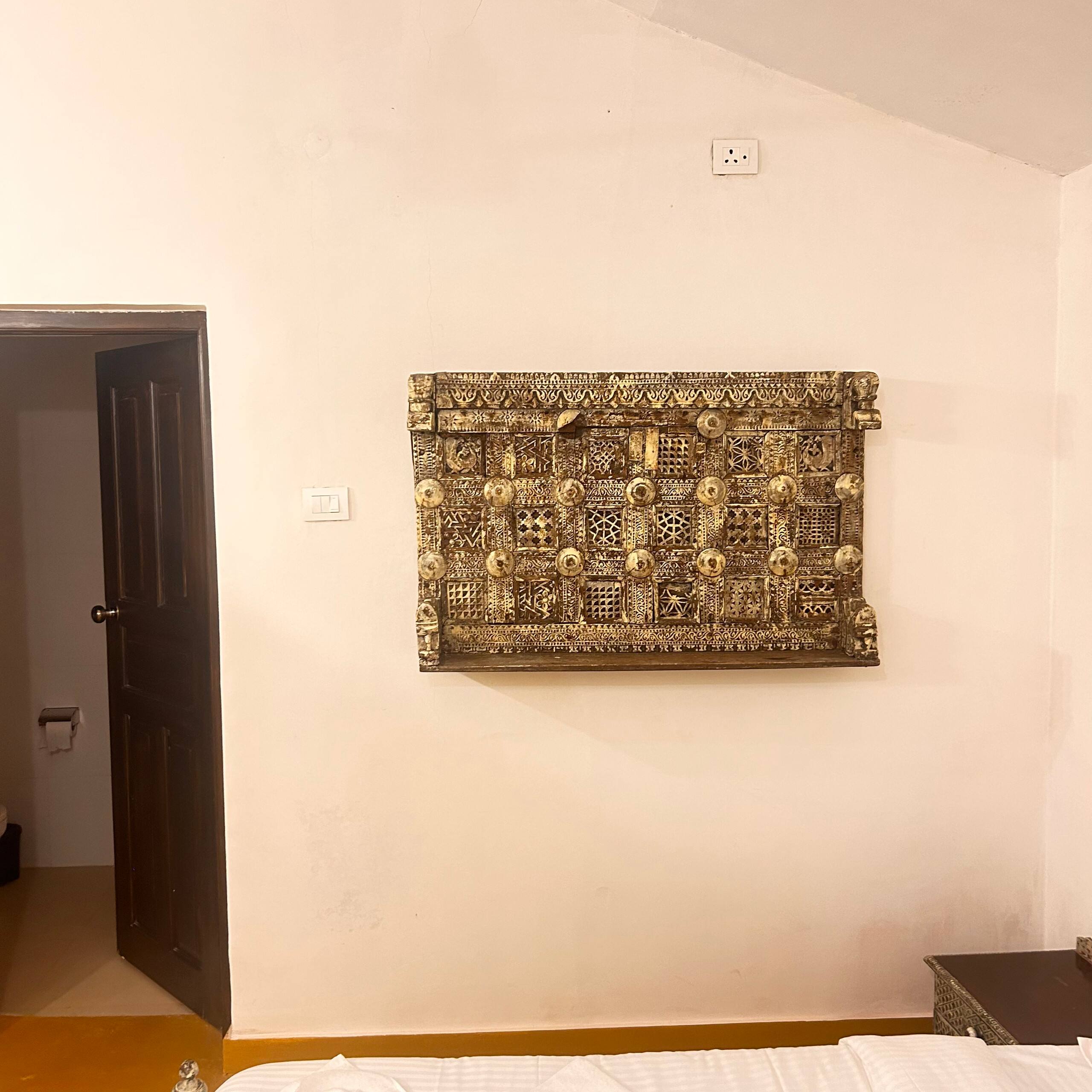 CasaCandolim|4BHK|POOL|B’Fast|Cook|BeachRoad 24
