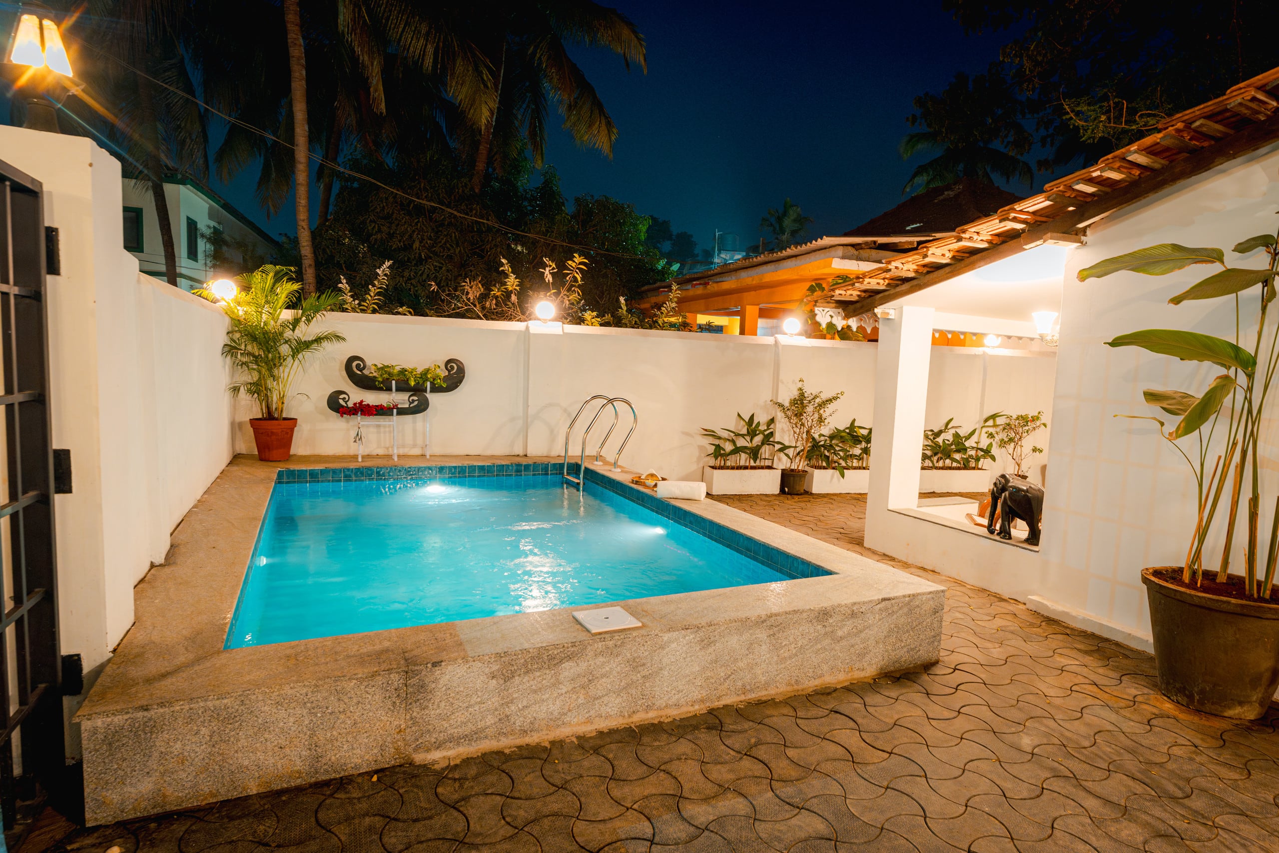 CasaCandolim|4BHK|POOL|B’Fast|Cook|BeachRoad 14