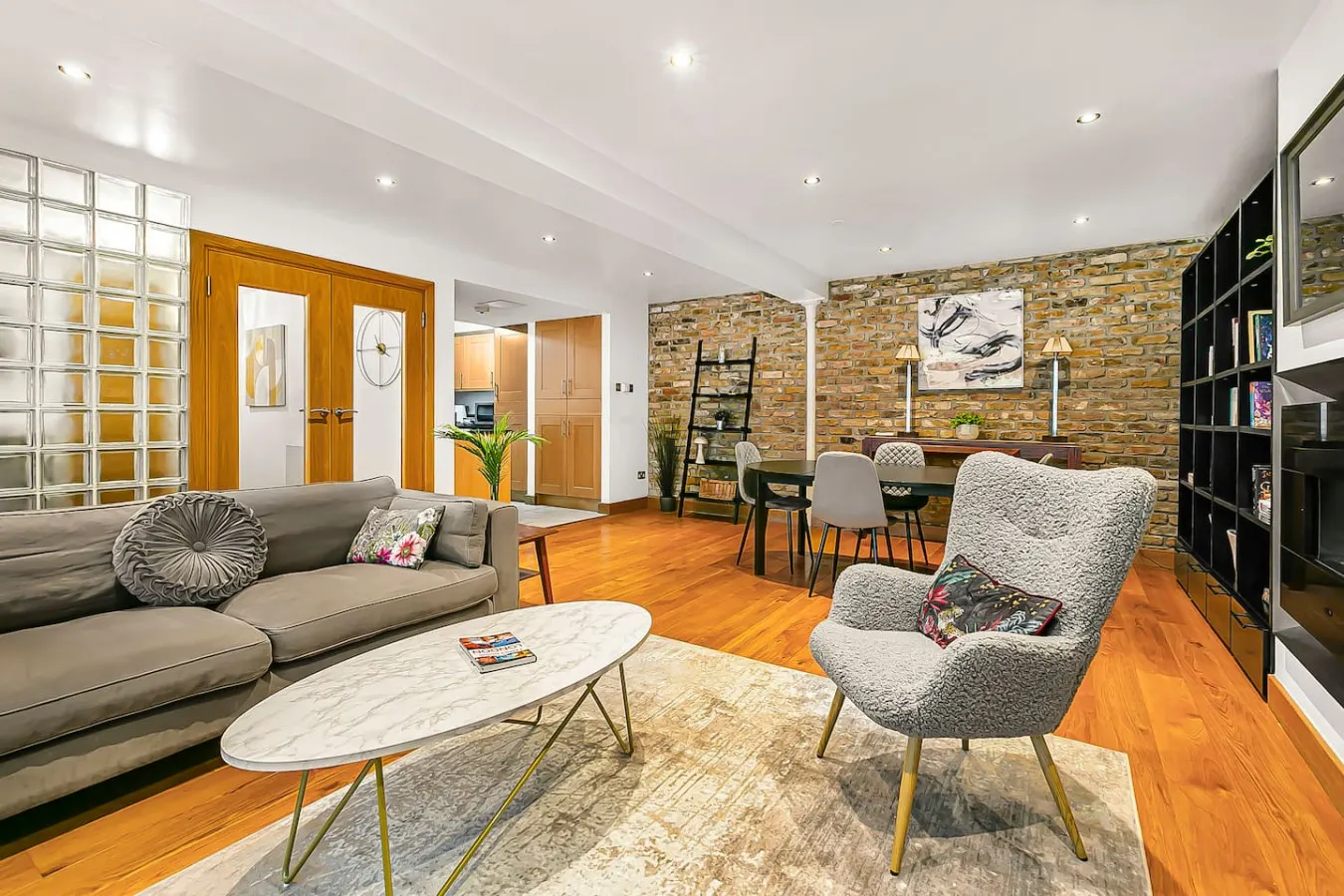 Stylish Hyde Park 2-Bed | Step-Free & Pet Friendly — photo 2