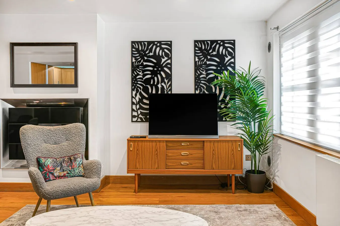 Stylish Hyde Park 2-Bed Step-Free & Pet Friendly 9