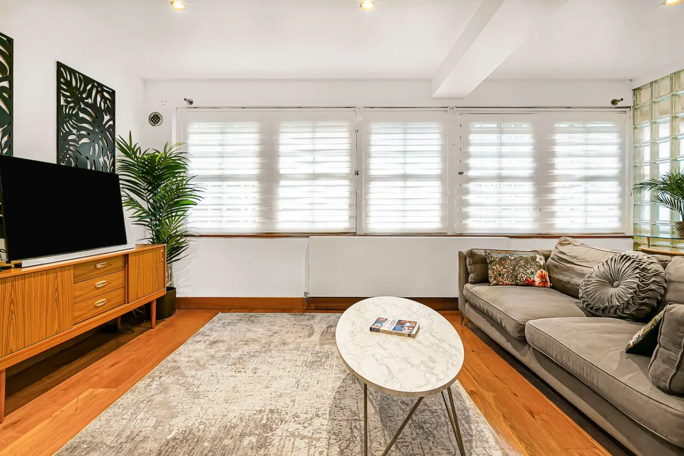 Stylish Hyde Park 2-Bed Step-Free & Pet Friendly 10