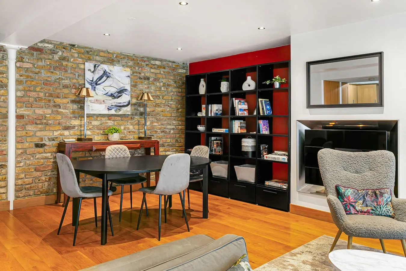 Stylish Hyde Park 2-Bed Step-Free & Pet Friendly 12