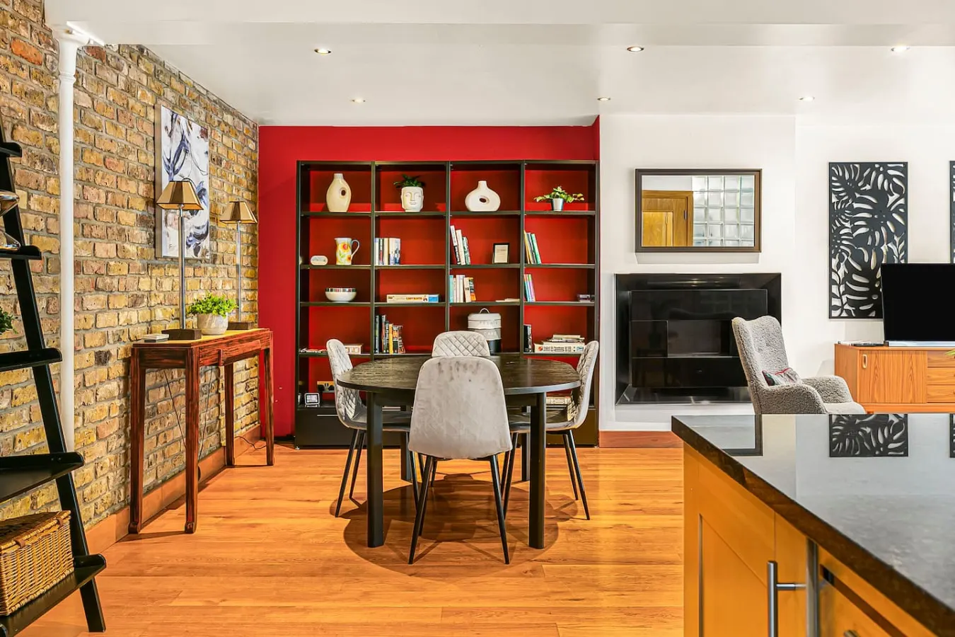 Stylish Hyde Park 2-Bed Step-Free & Pet Friendly 15