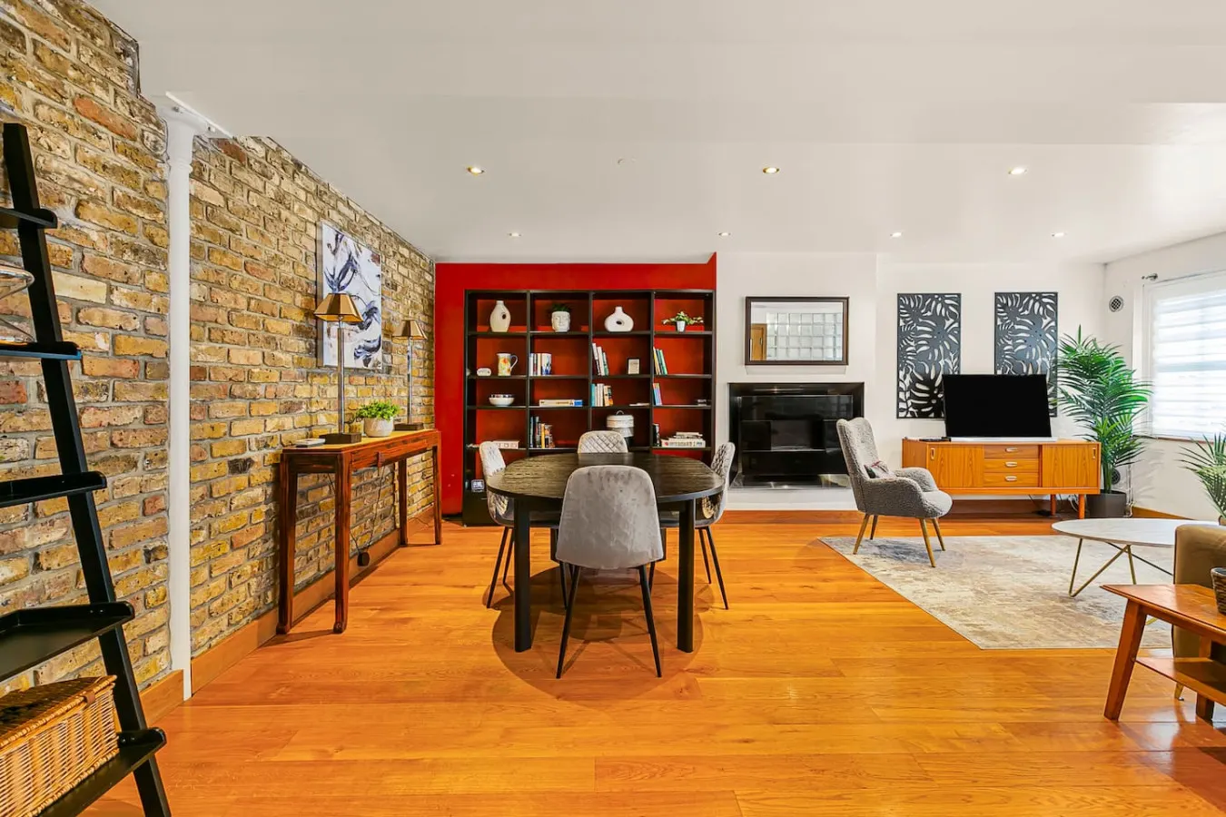 Stylish Hyde Park 2-Bed Step-Free & Pet Friendly 16