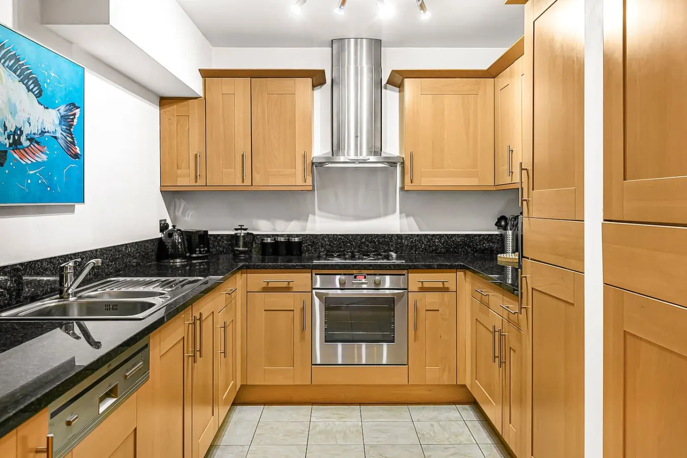 Stylish Hyde Park 2-Bed Step-Free & Pet Friendly 17