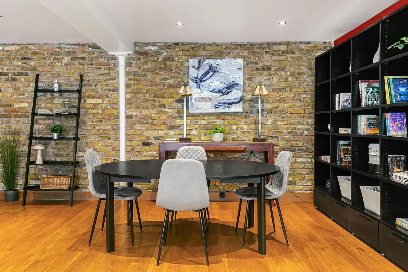 Stylish Hyde Park 2-Bed Step-Free & Pet Friendly 7