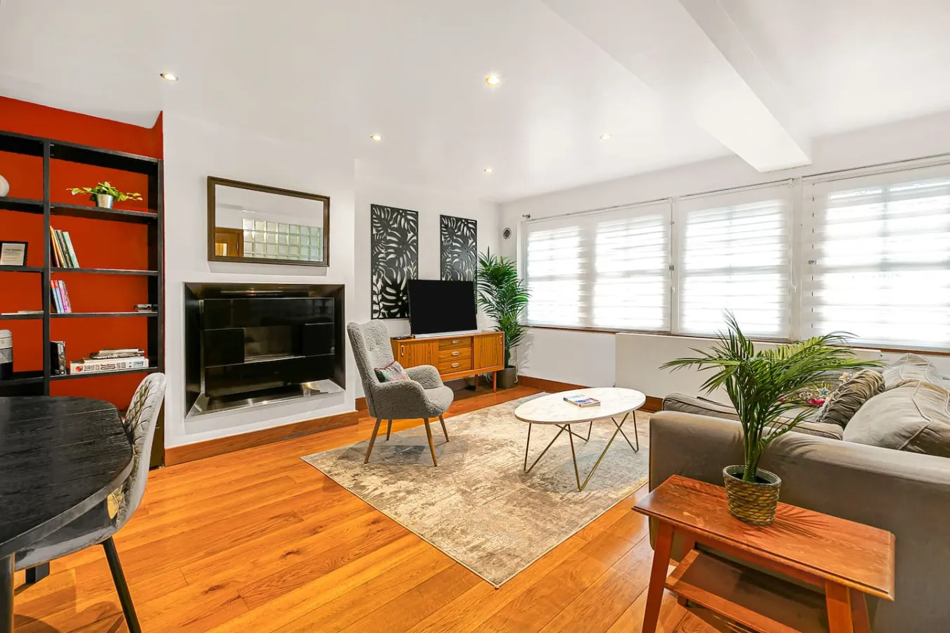 Stylish Hyde Park 2-Bed Step-Free & Pet Friendly 8