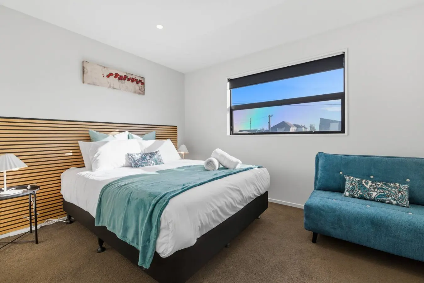 3 Ensuites 2 mins walk to the Stadium FREE parking 9