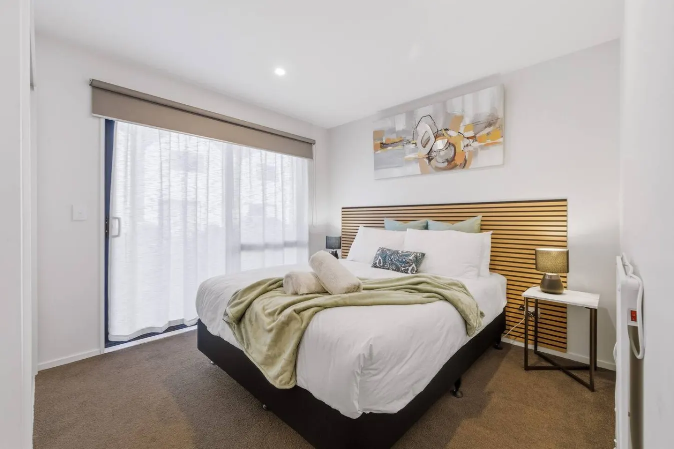 3 Ensuites 2 mins walk to the Stadium FREE parking 12