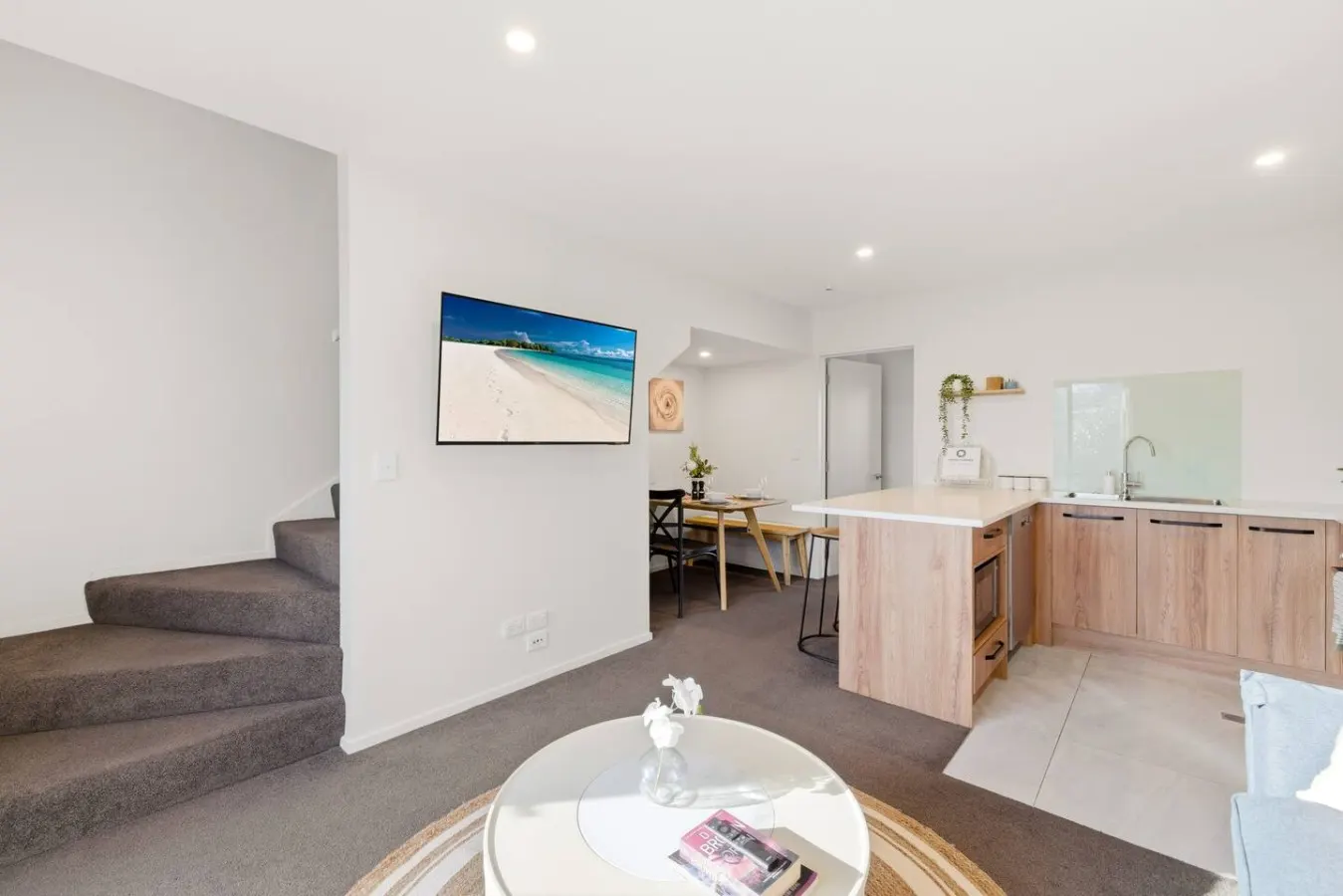3 Ensuites 2 mins walk to the Stadium FREE parking 13