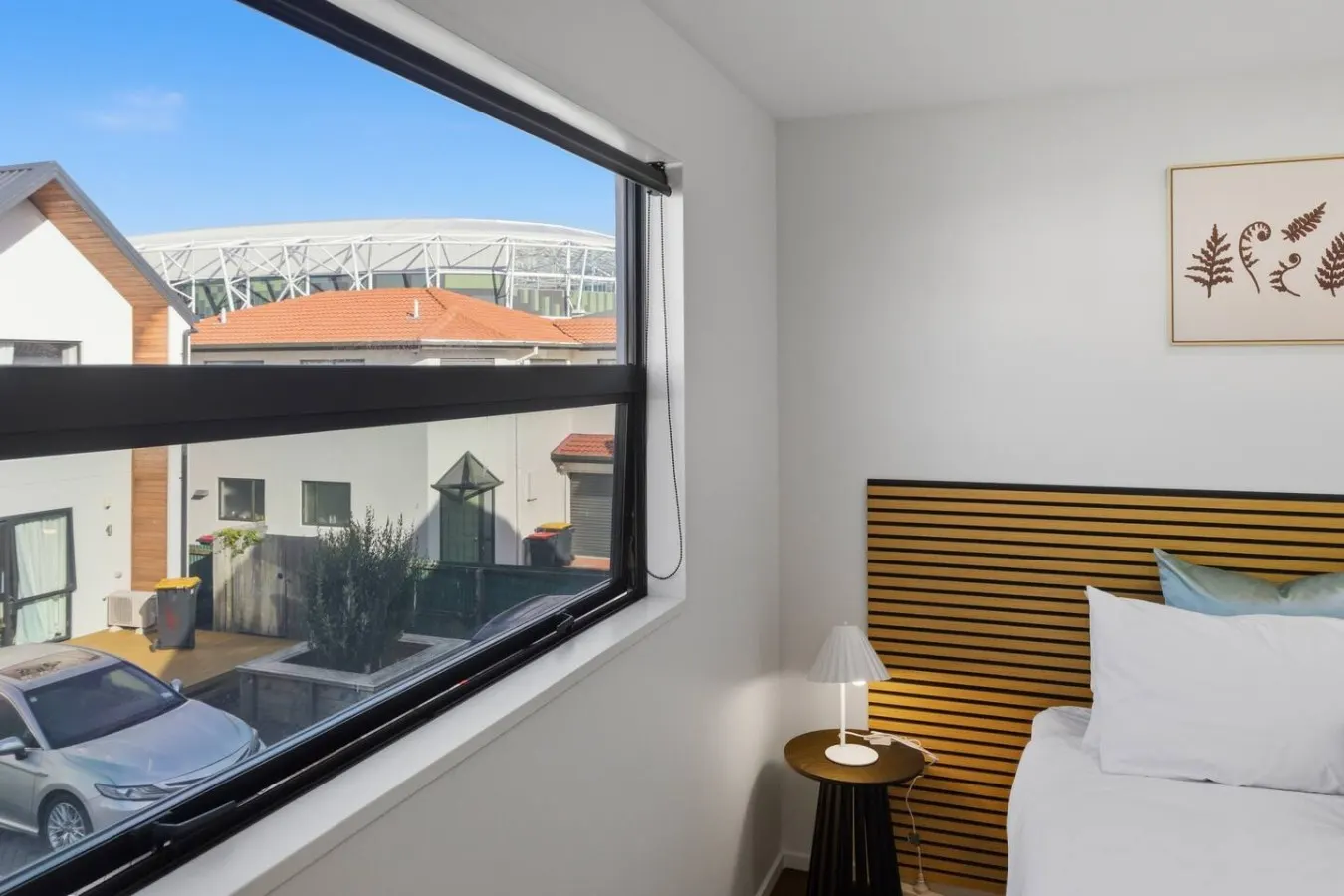 3 Ensuites 2 mins walk to the Stadium FREE parking 7
