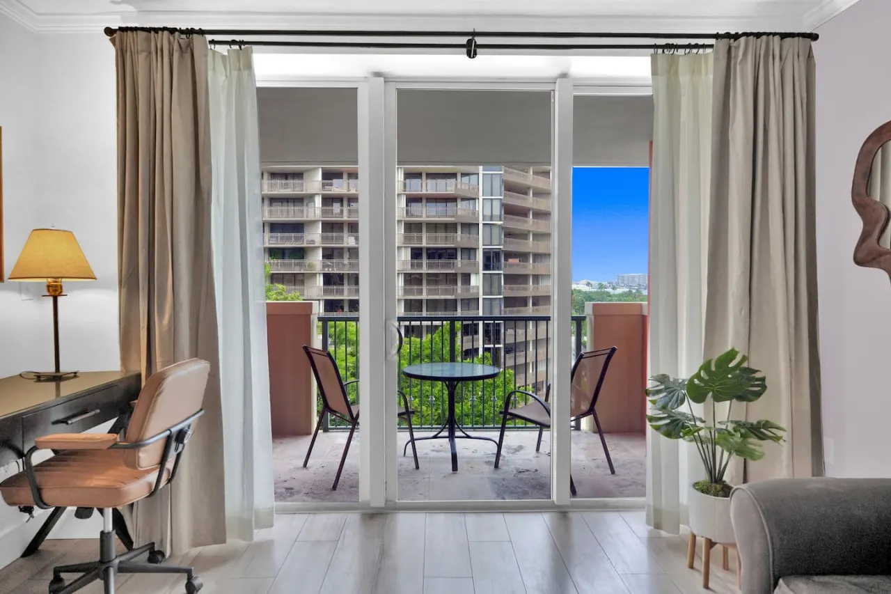 SF Serene Cozy Retreat with Balcony 7