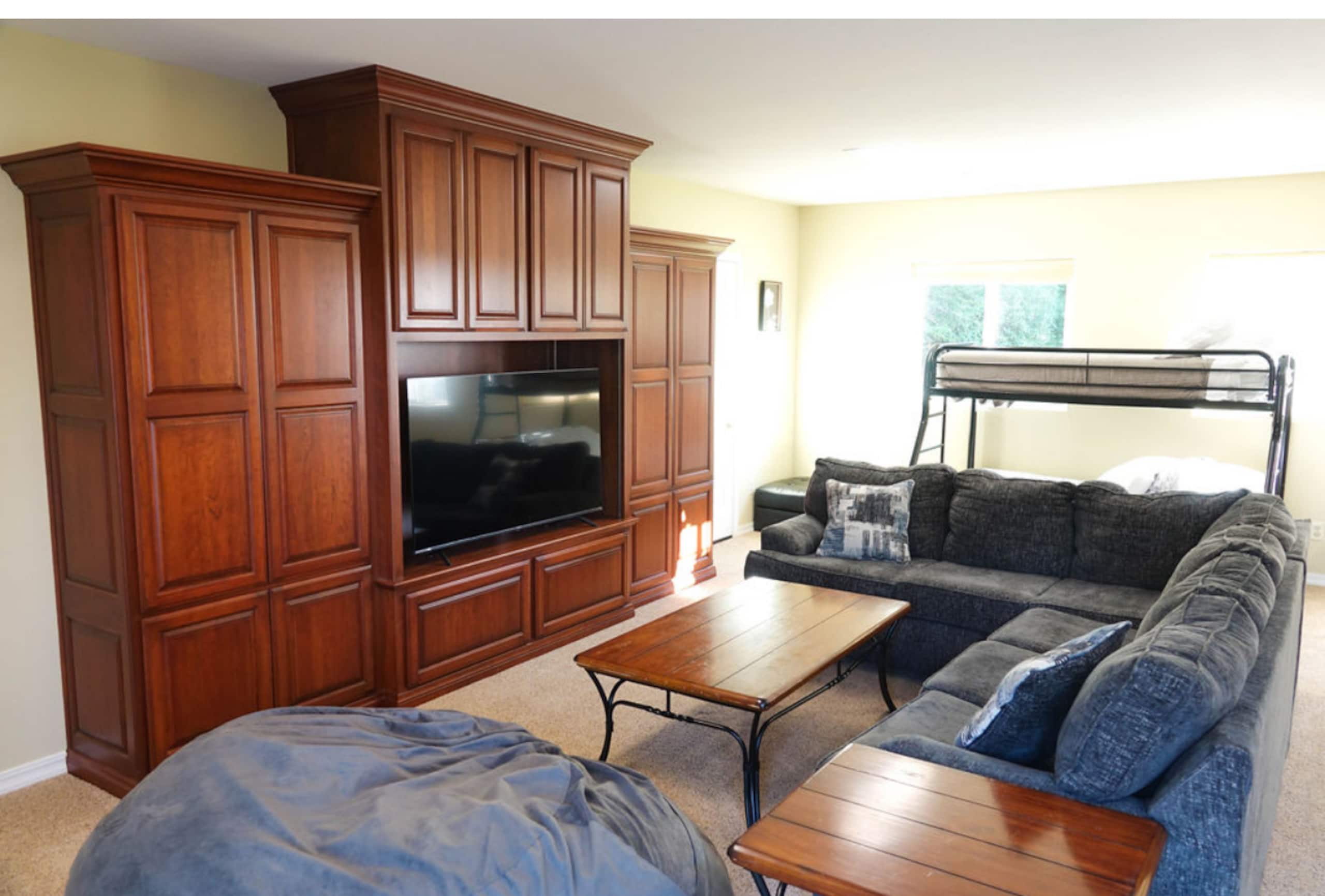 The Mulligan House—12 Miles to the Bandon Dunes 9