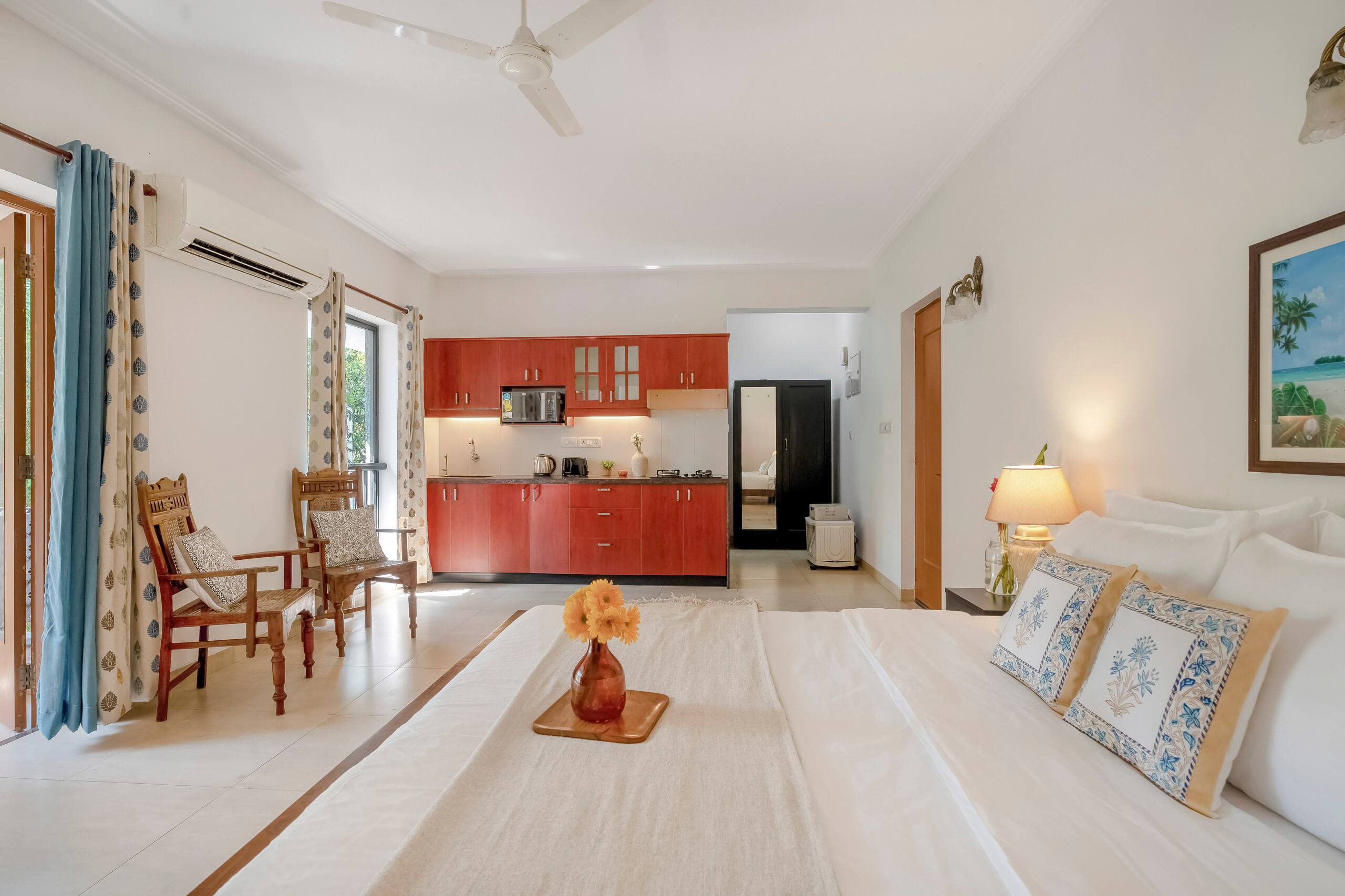 Stylish garden view studio in the heart of siolim 15