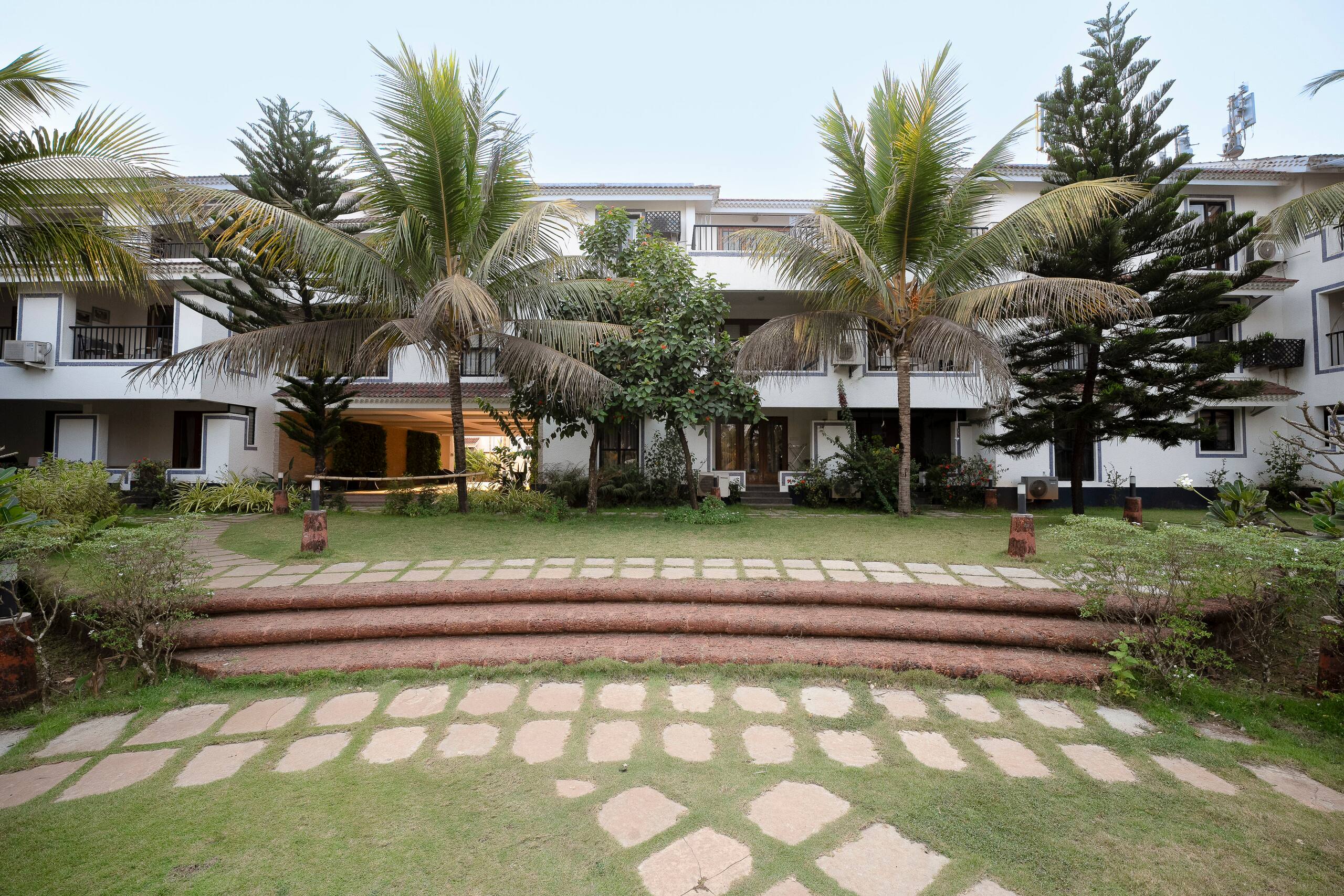 Stylish garden view studio in the heart of siolim 22