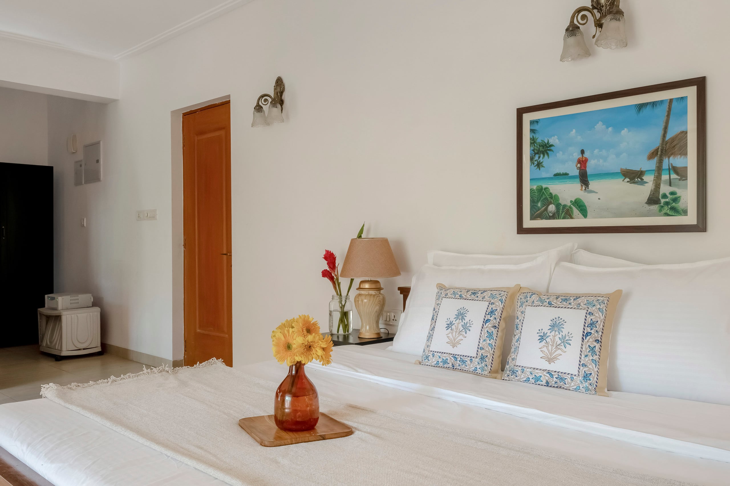 Stylish garden view studio in the heart of siolim 16
