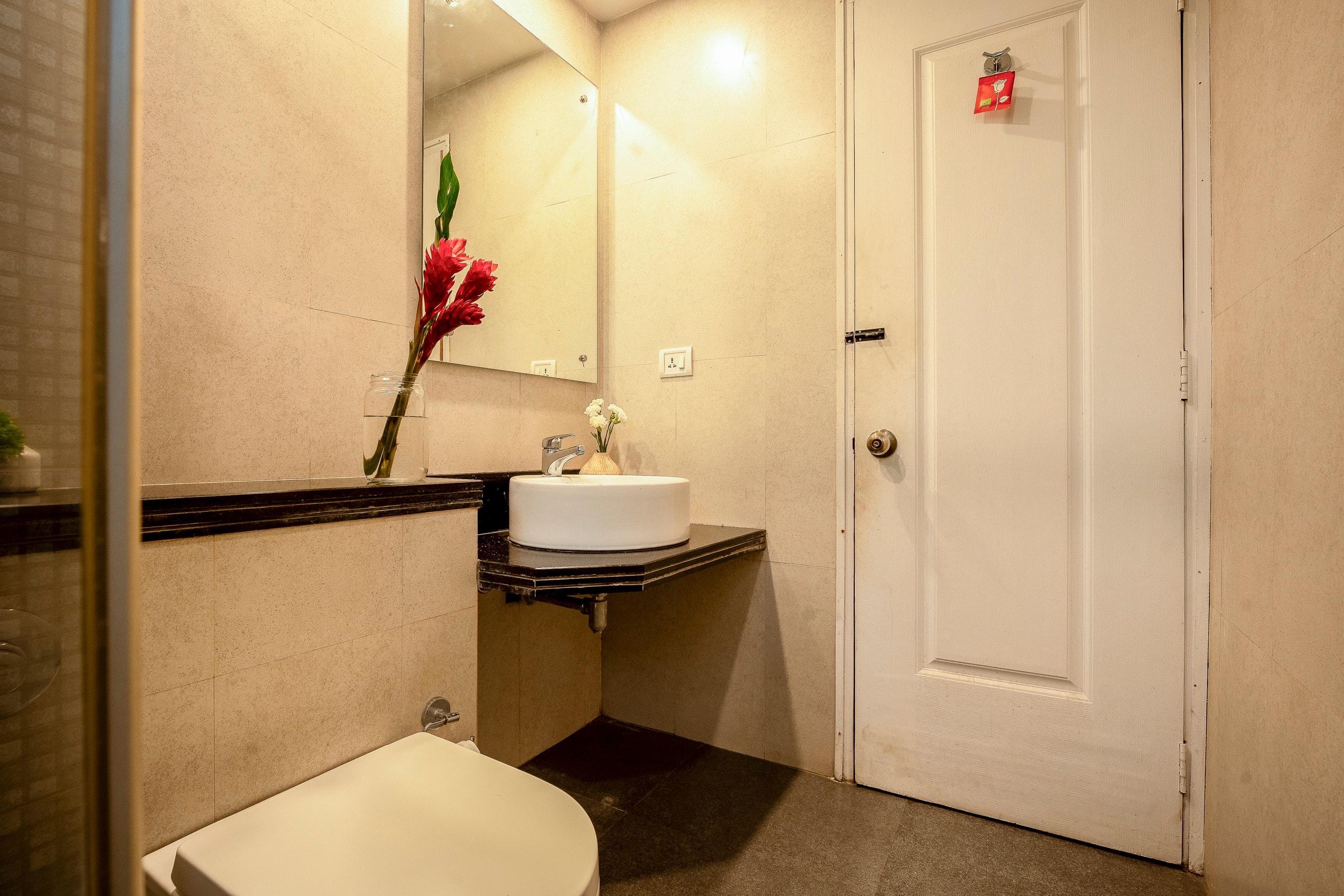 Stylish garden view studio in the heart of siolim 20