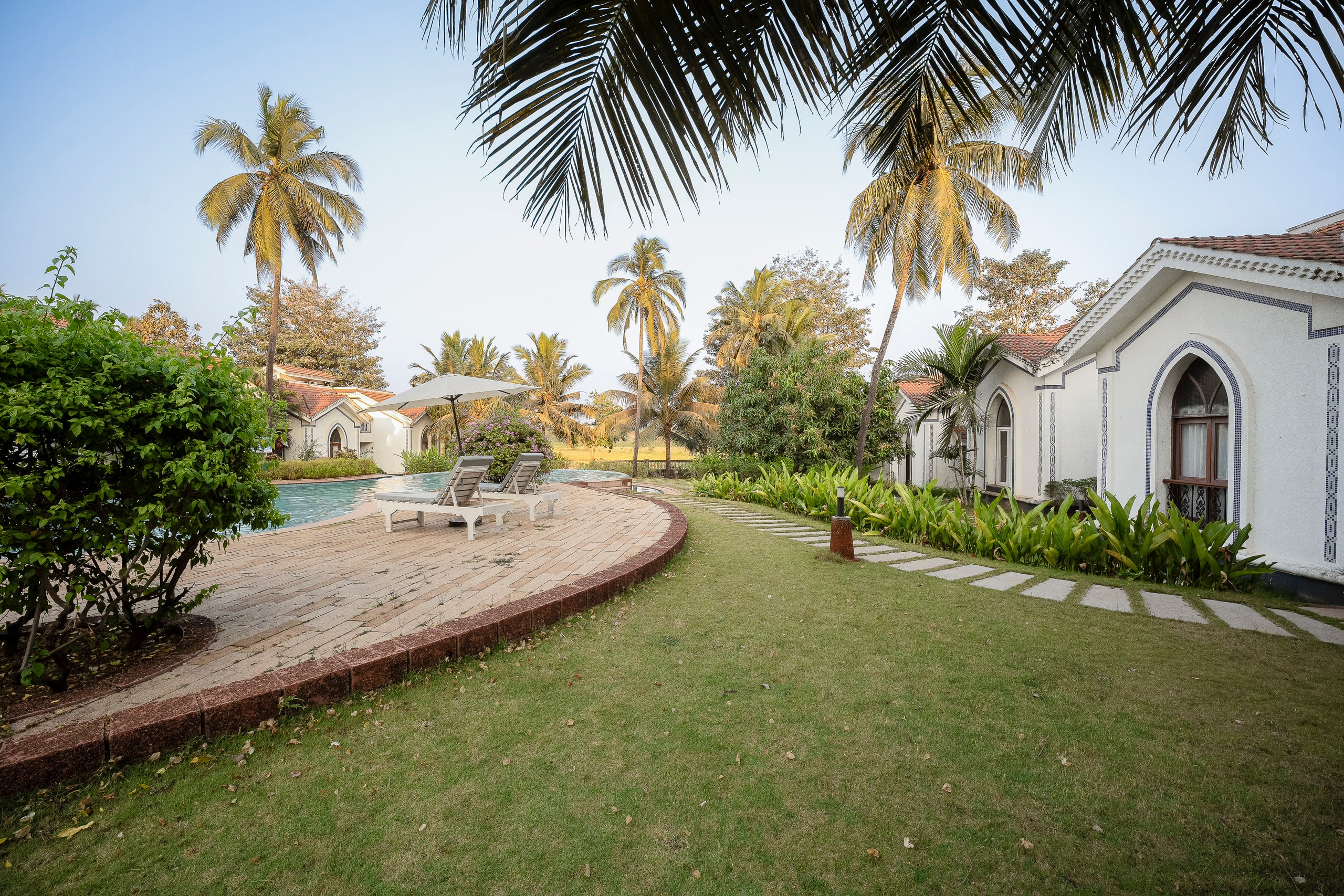Stylish garden view studio in the heart of siolim 26