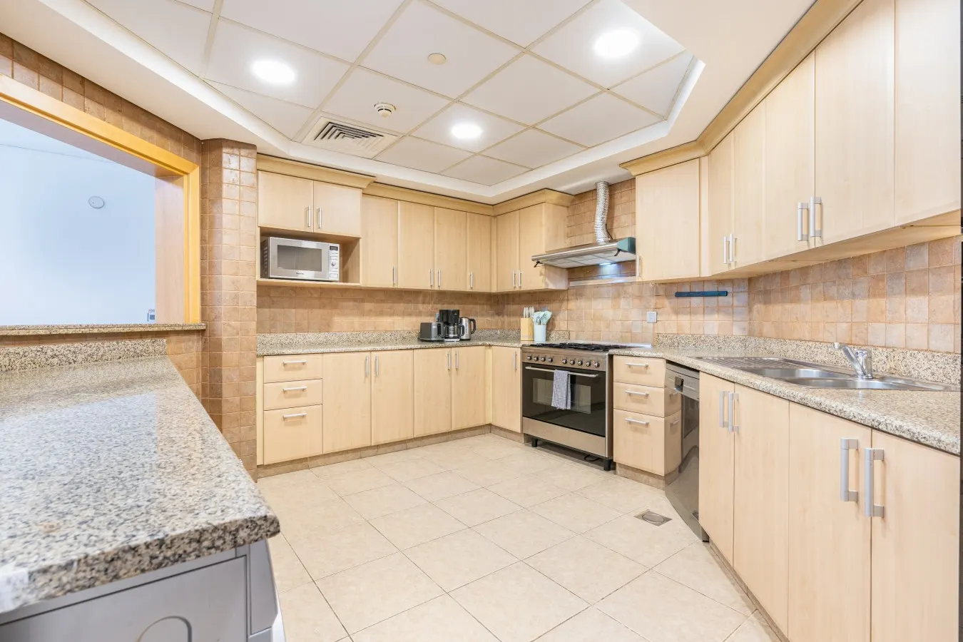 Grand Palm Home next to Mall w/ Beach Access 9
