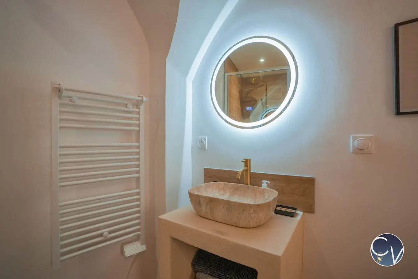 Studio moderne à Saint-Paul-Trois-Châteaux 10
