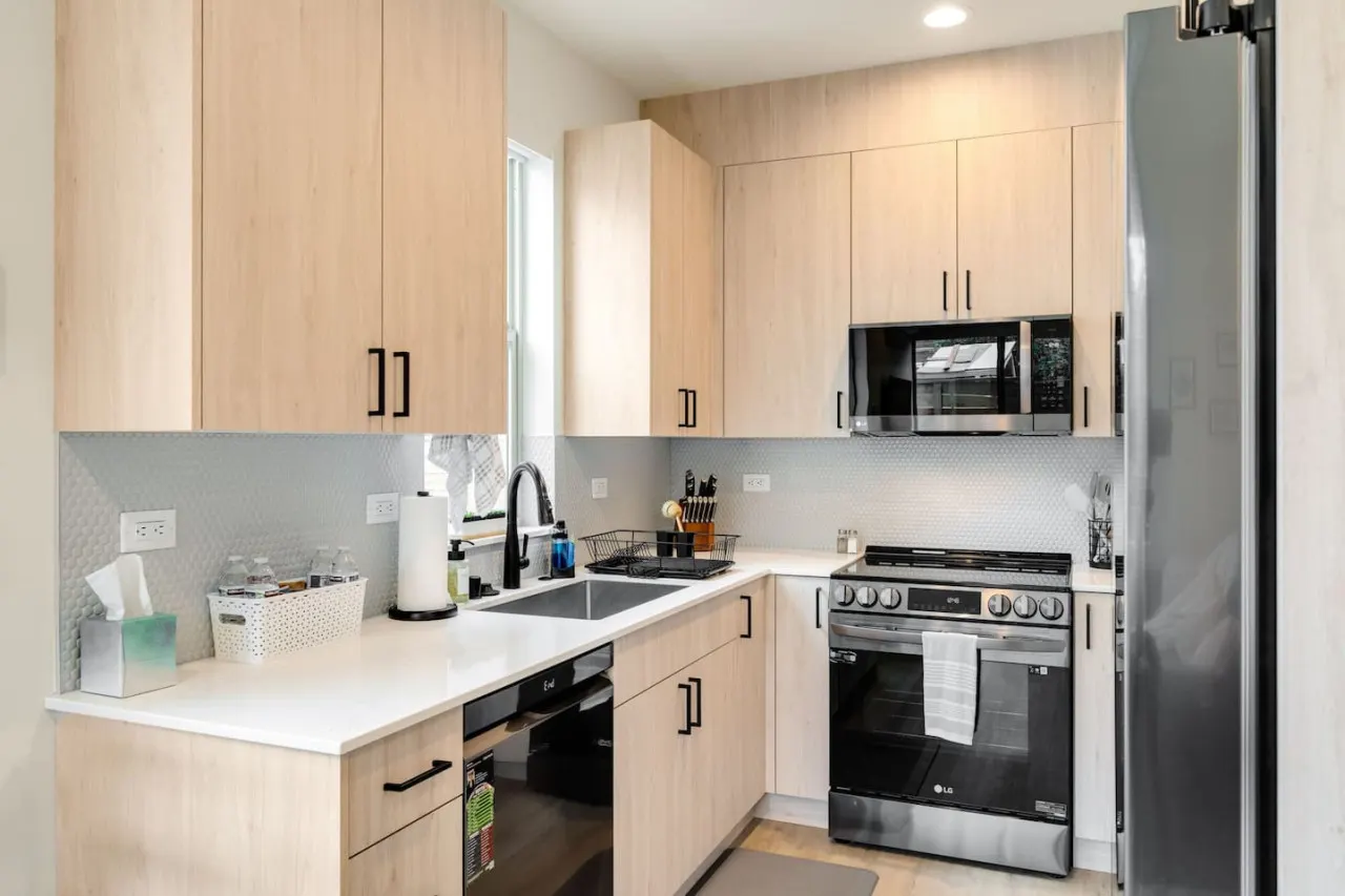 Urban Roosevelt/Greenlake Getaway 13
