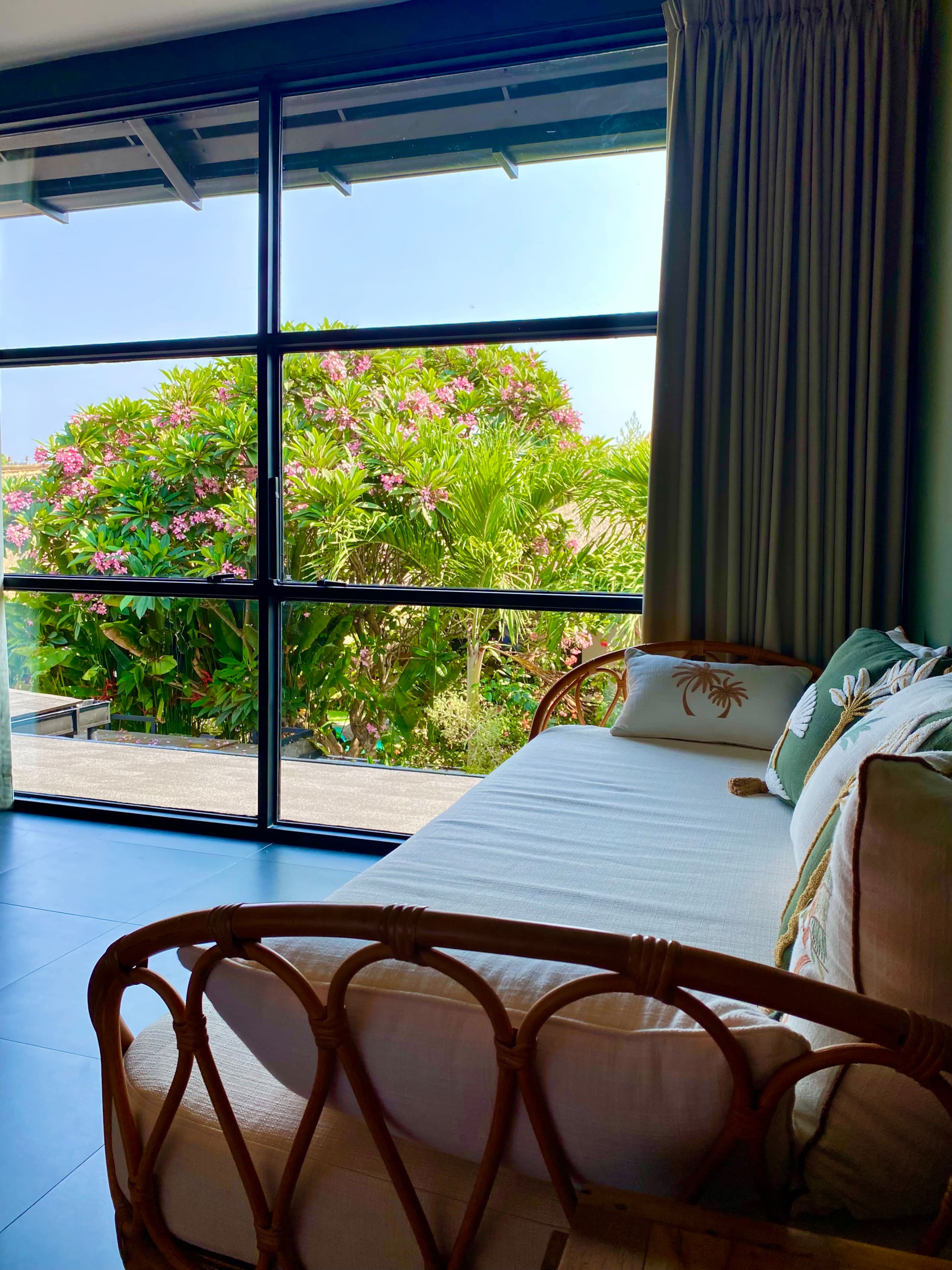 Karmagali 4*: private pool villa 2BR, Beachside 24
