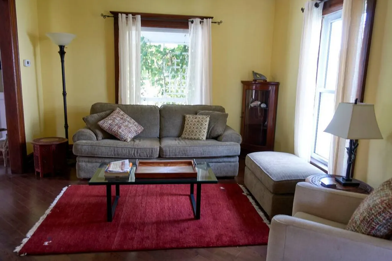 Downtown Picton, salt water pool, One Beach Pass included! 8