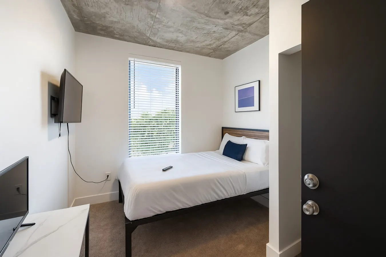Trendy 3BR/3BA City Apt– Pool+Ping Pong 5F 16