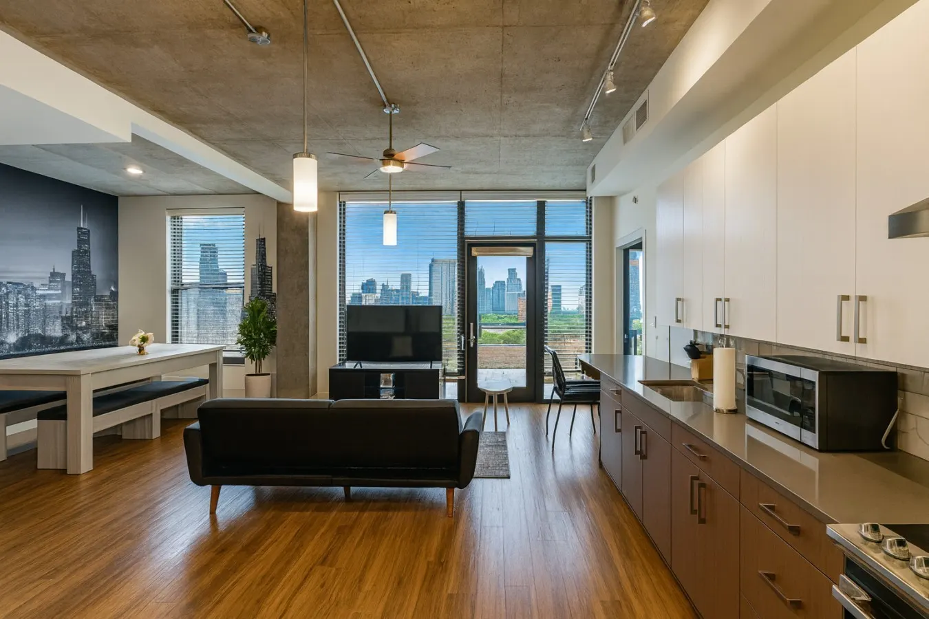 Trendy 3BR/3BA City Apt– Pool+Ping Pong 5F 8