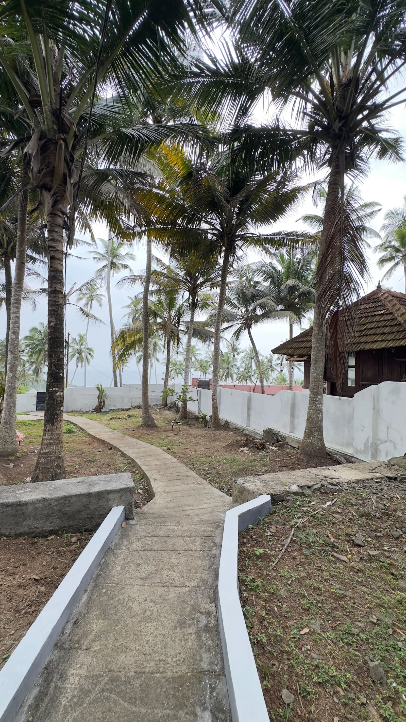 The Beach Manor 3BHK by Halcyon Traveltech 24