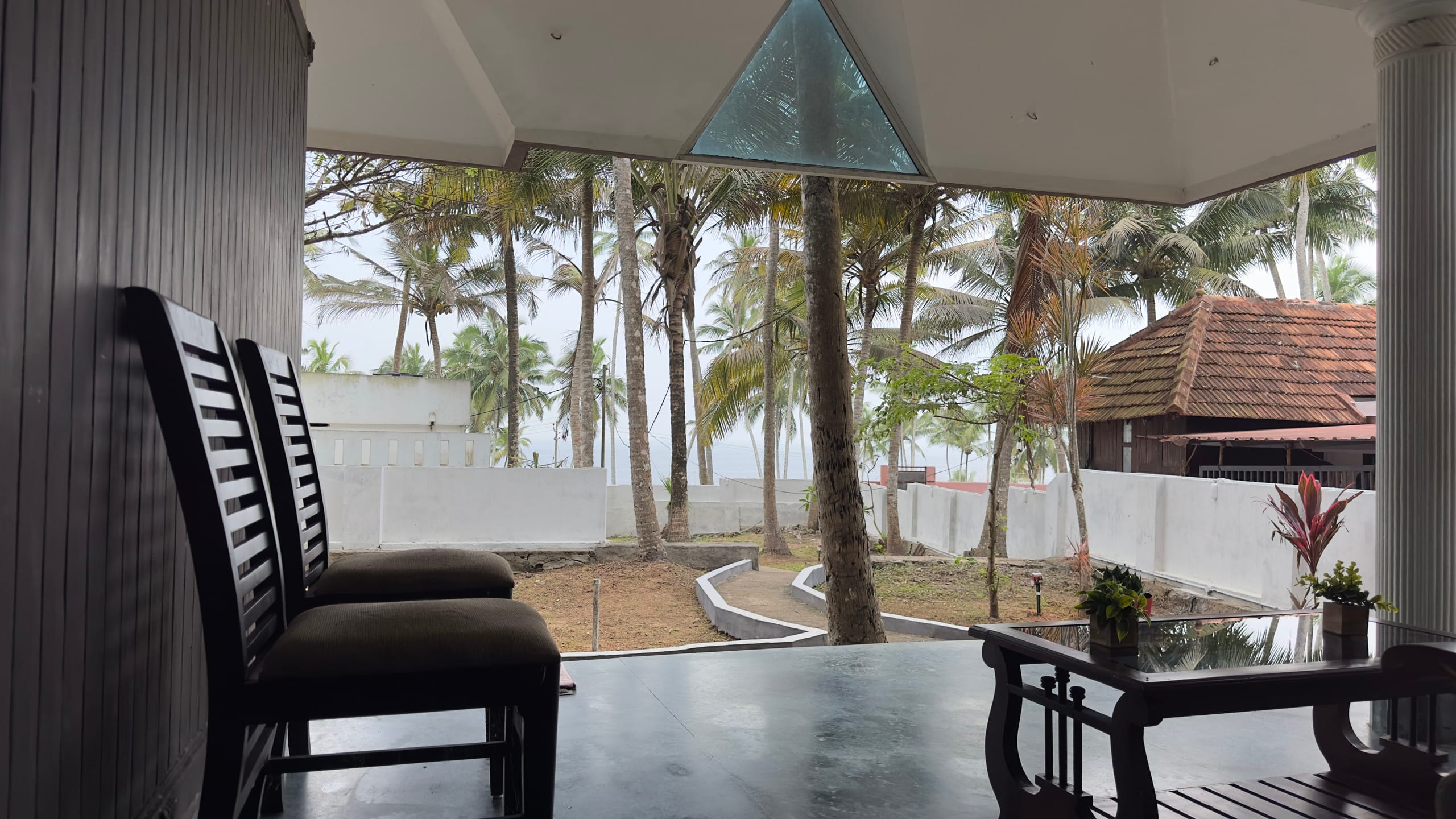 The Beach Manor 3BHK by Halcyon Traveltech 21
